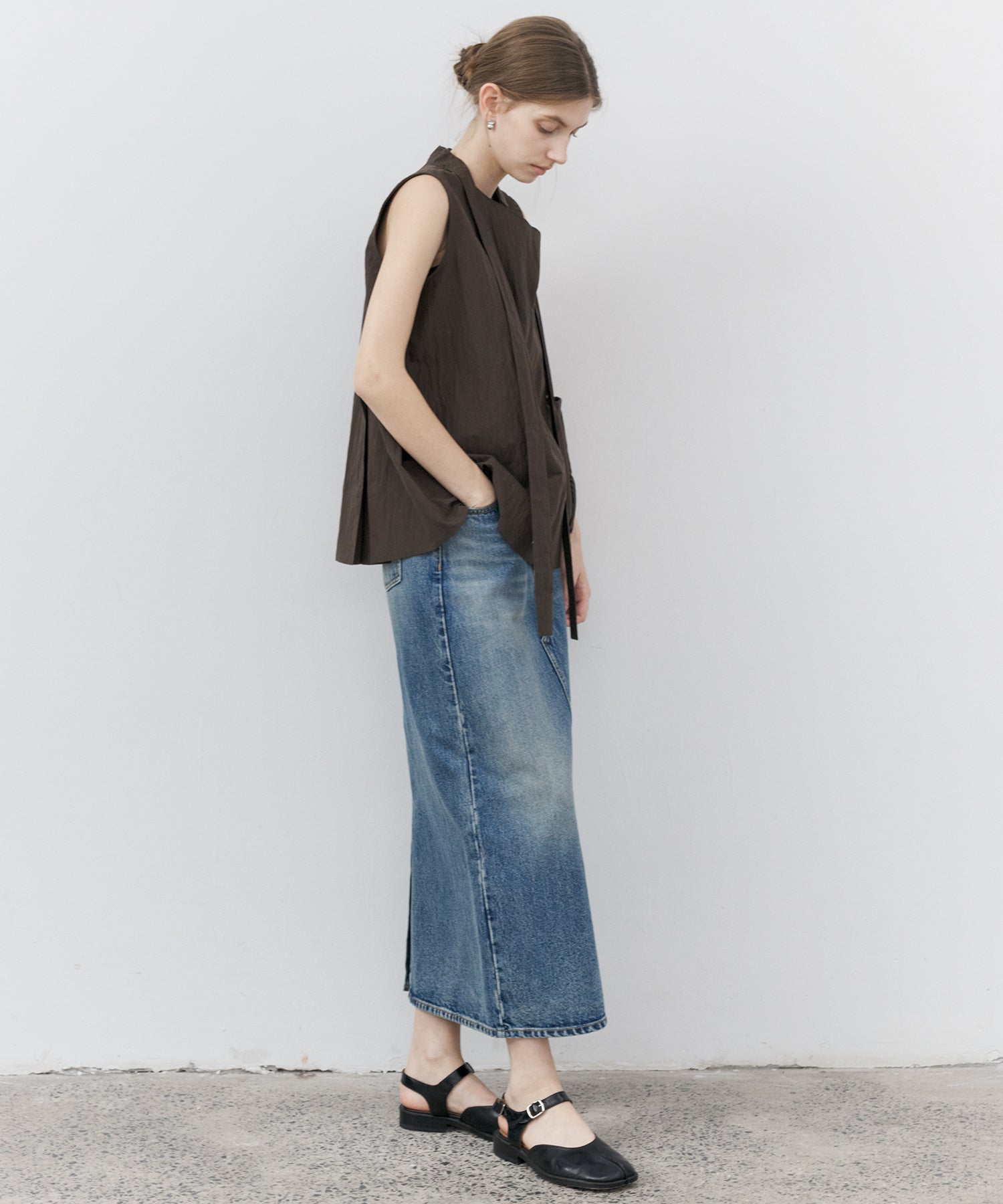 Tie-Neck Sleeveless Textured Blouse