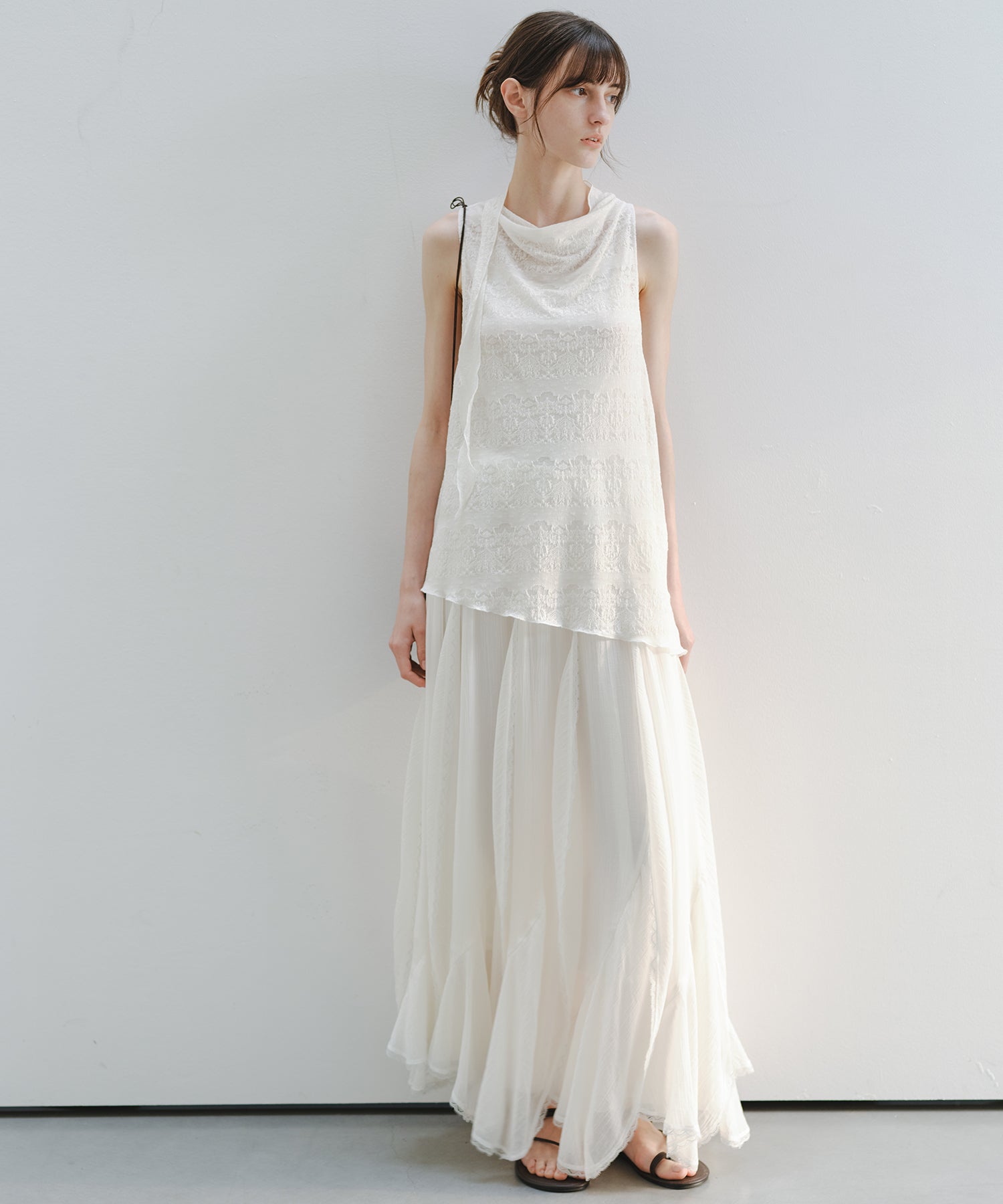 「8月中旬～下旬出荷」Jacquard Sheer Draped Sleeveless Top