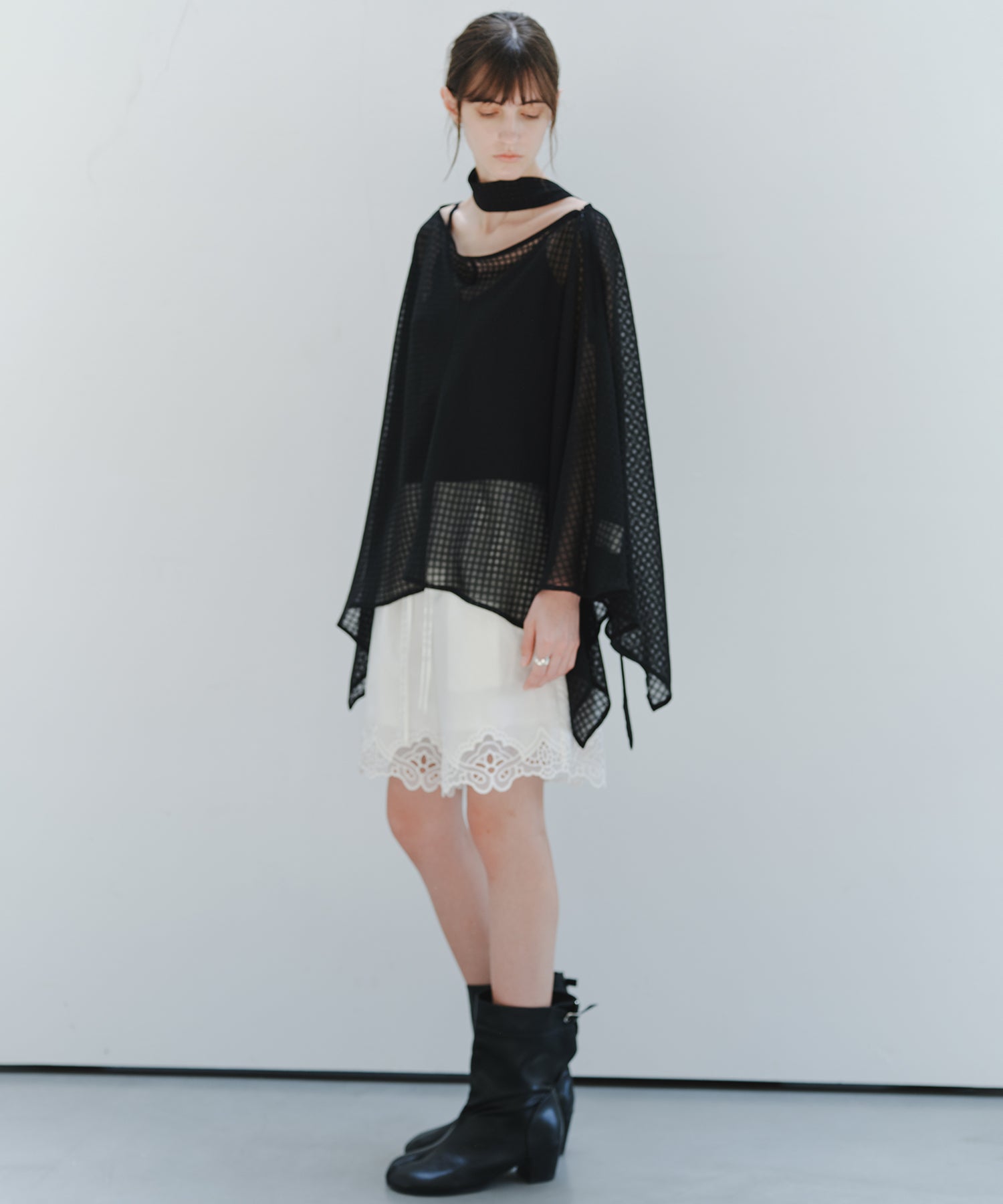 「8月中旬～下旬出荷」Cutwork Embroidery Easy Half Pants