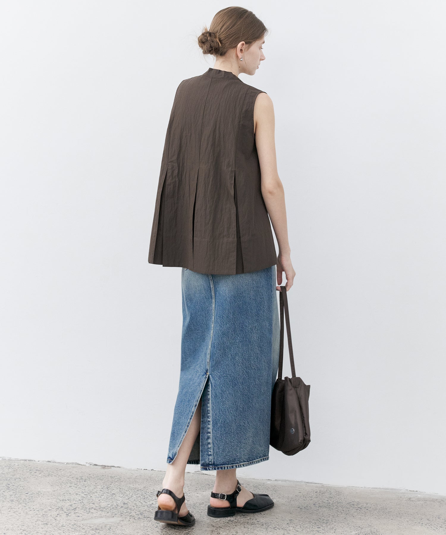 Tie-Neck Sleeveless Textured Blouse