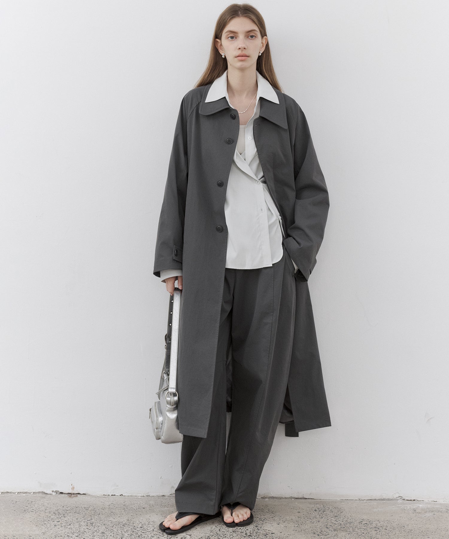 Curved Line Tuck Wide Pants