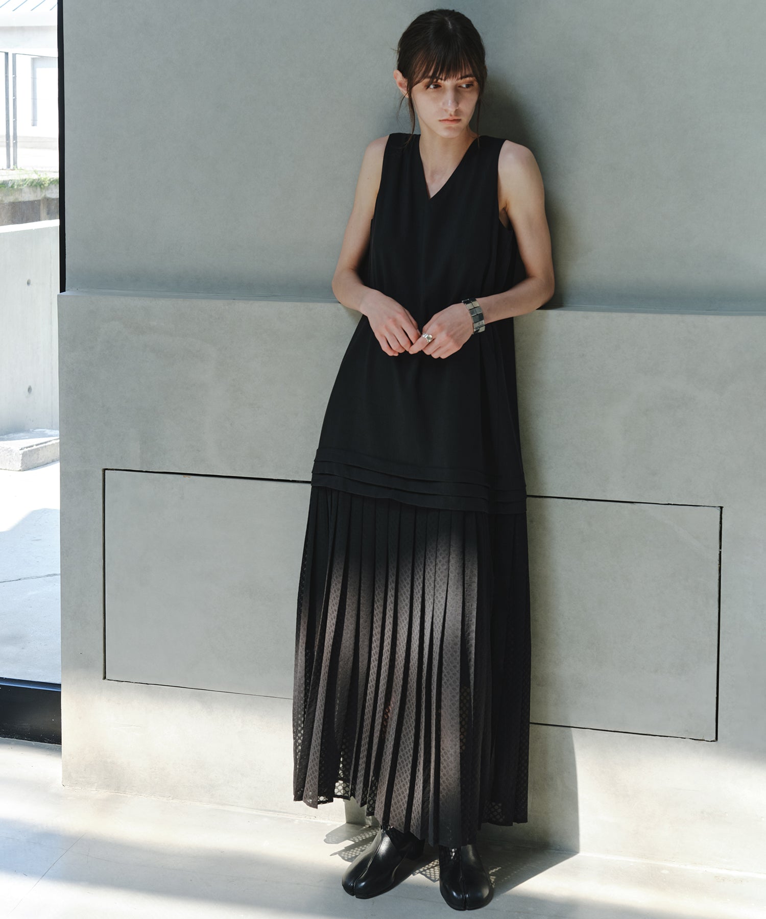 「7月中旬～下旬出荷」Linen Blend Pleated Docking Dress