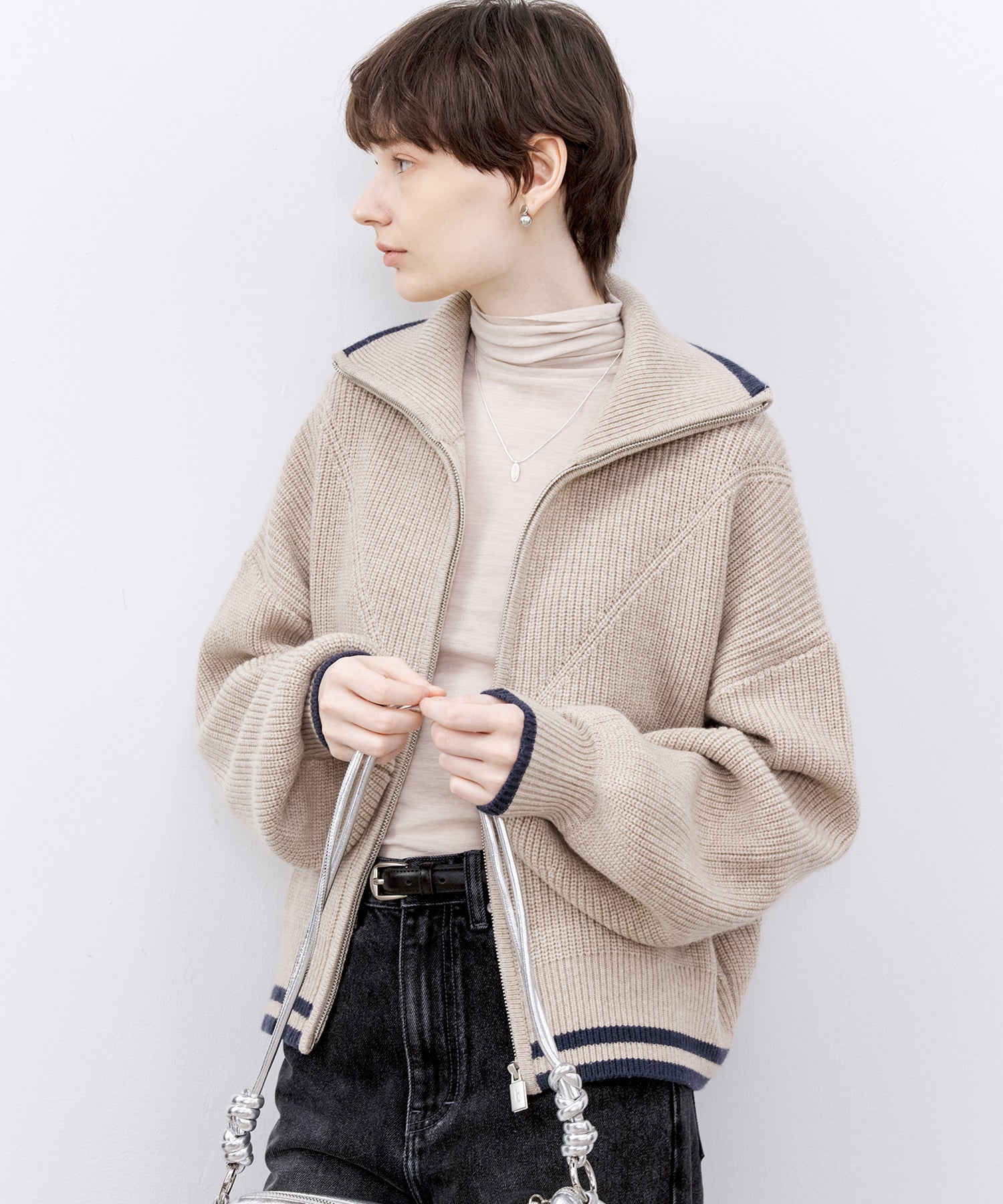 Contrast Panel Wool Zip Cardigan with Dual-Way Collar