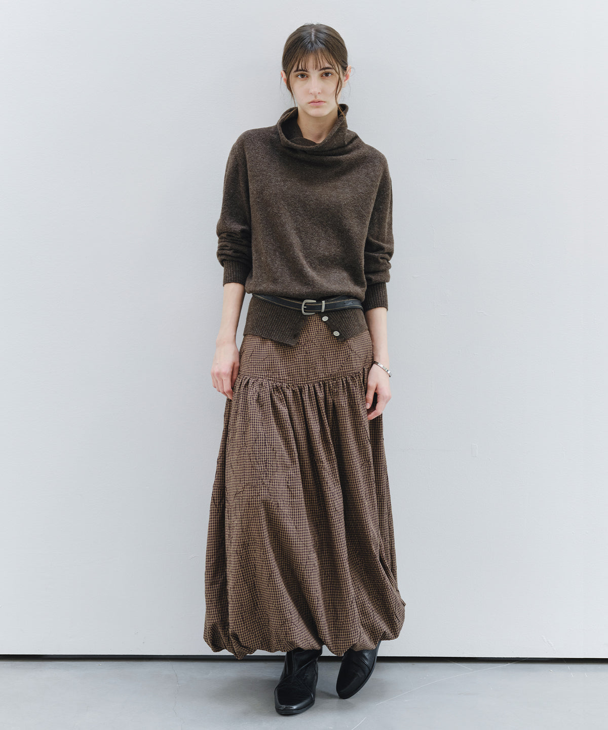 「11月下旬出荷予定」Draped Neck Button Hem Knit Sweater