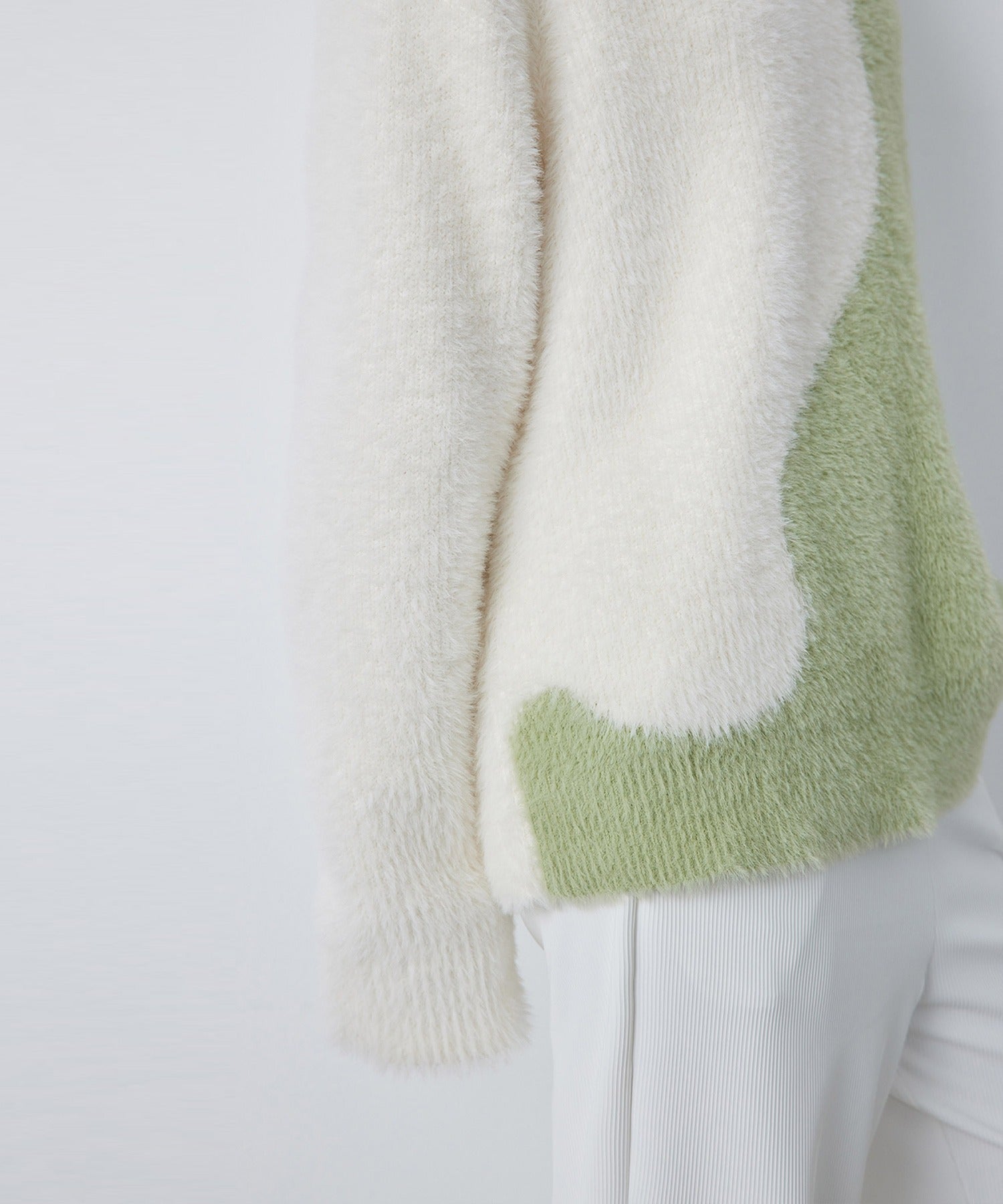 Wave Bicolor Slim Fit Knit Pullover