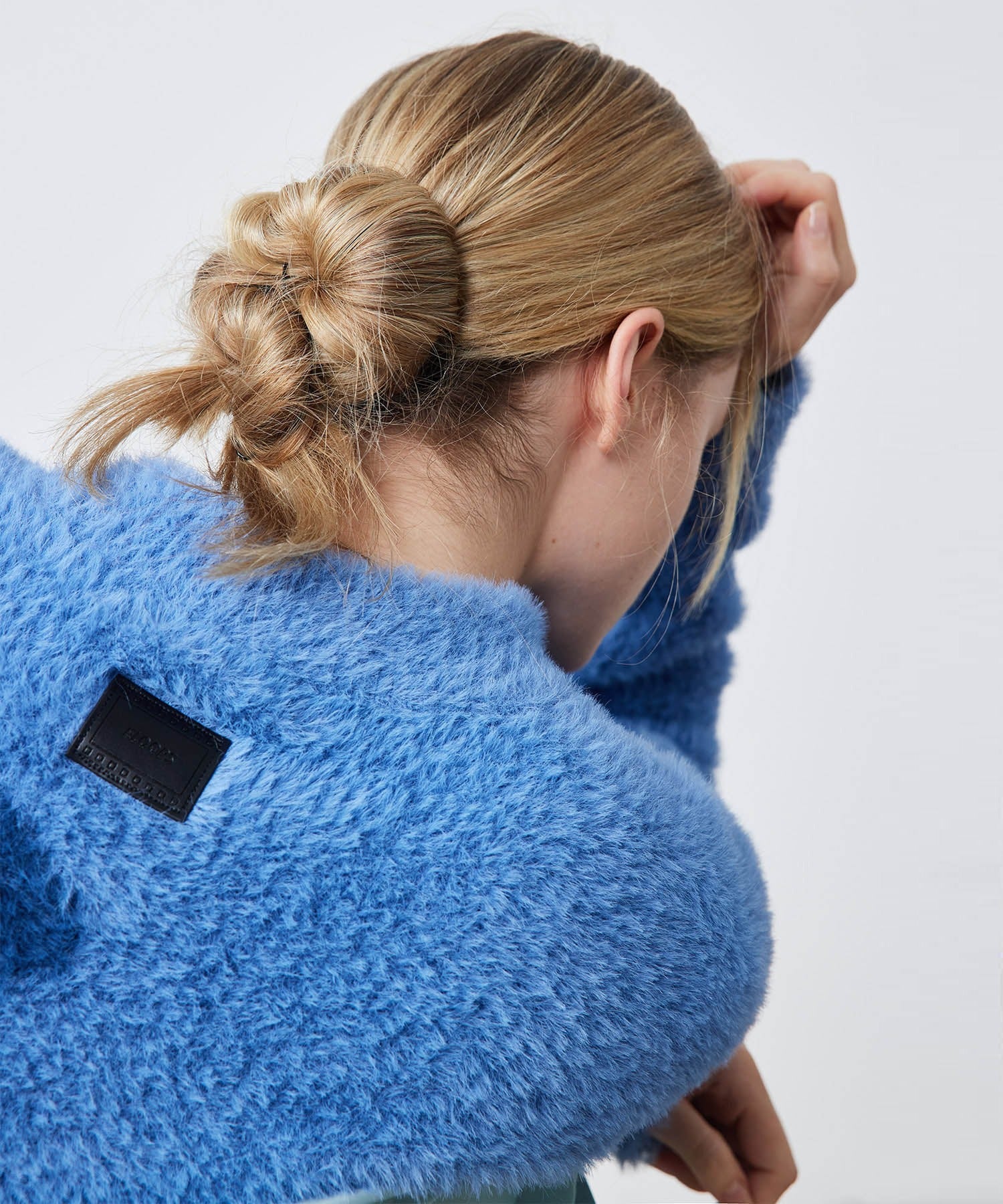 Wave Bicolor Slim Fit Knit Pullover