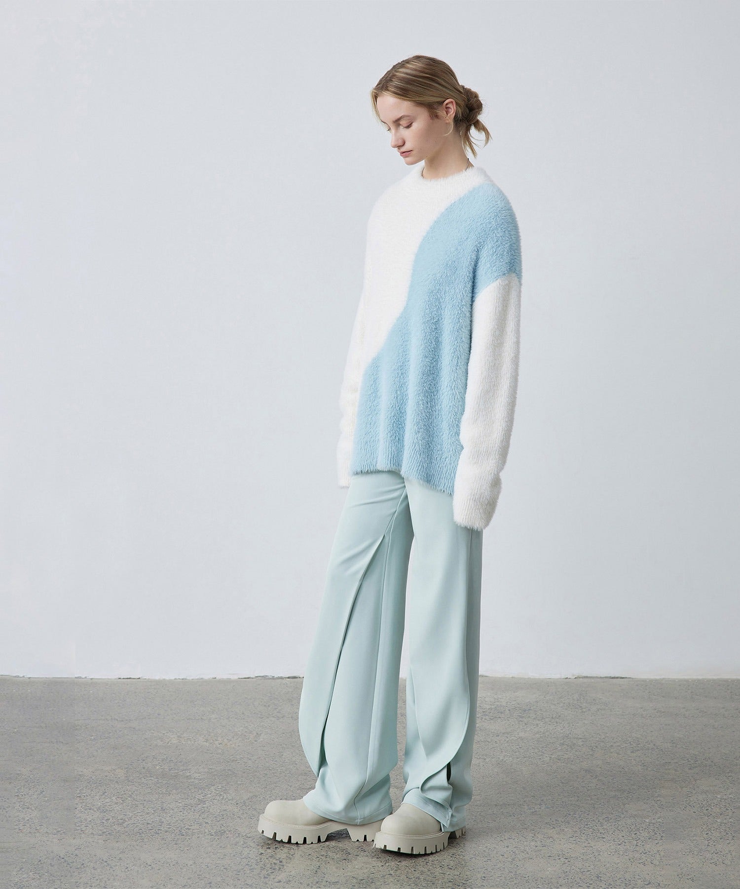 Wave Bicolor Slim Fit Knit Pullover