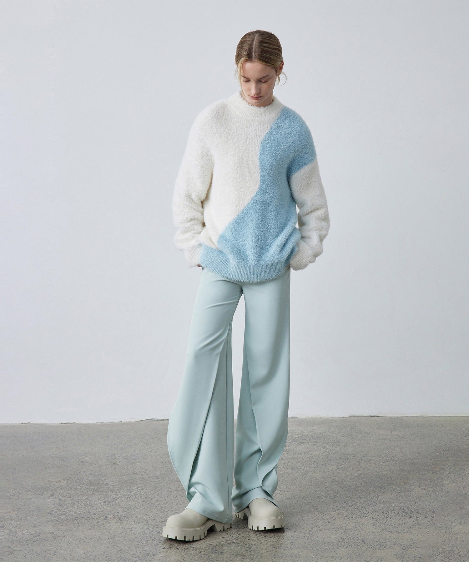 Wave Bicolor Slim Fit Knit Pullover