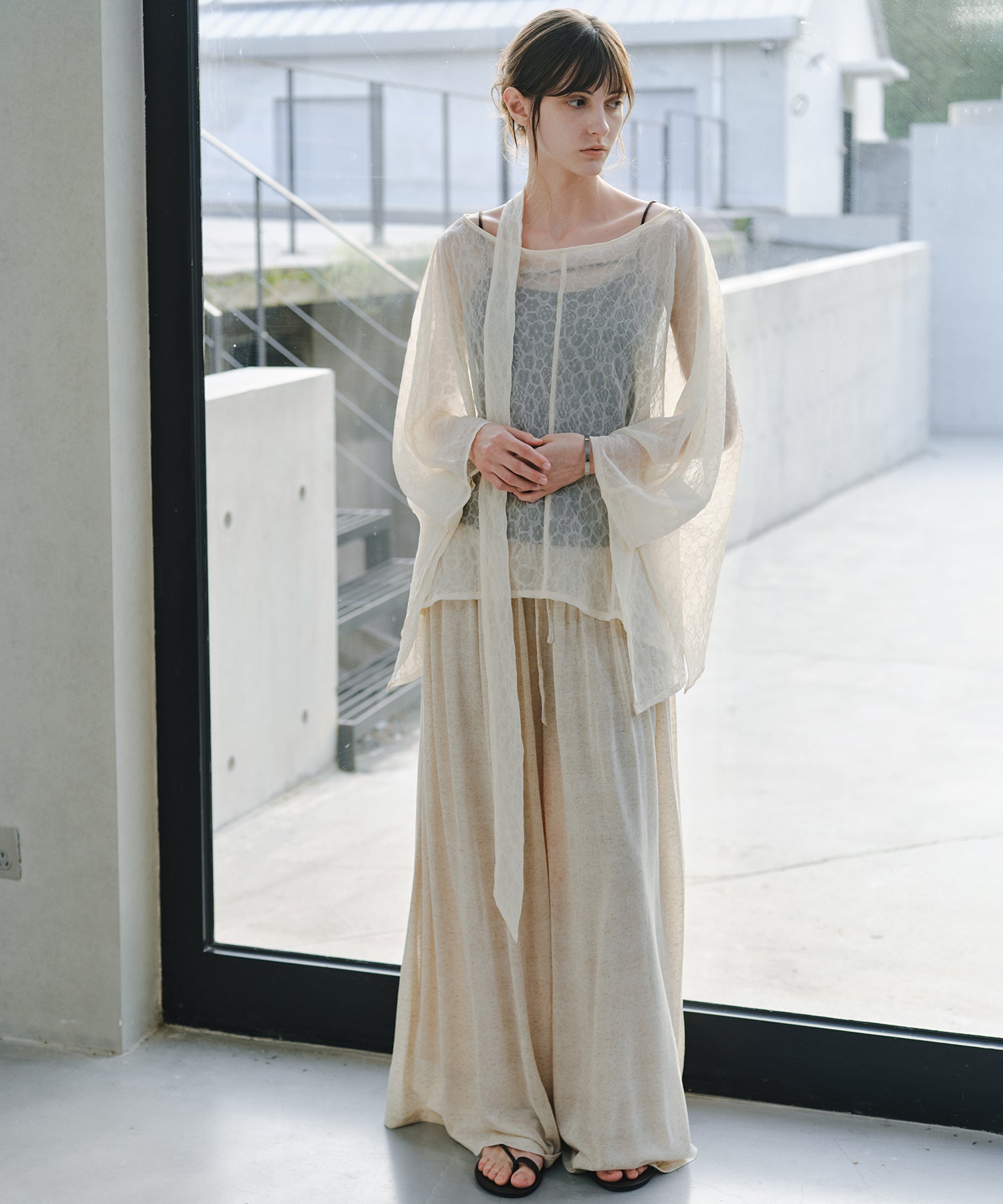「7月中旬～下旬出荷」Multi-Way Sheer Scarf Layer Top