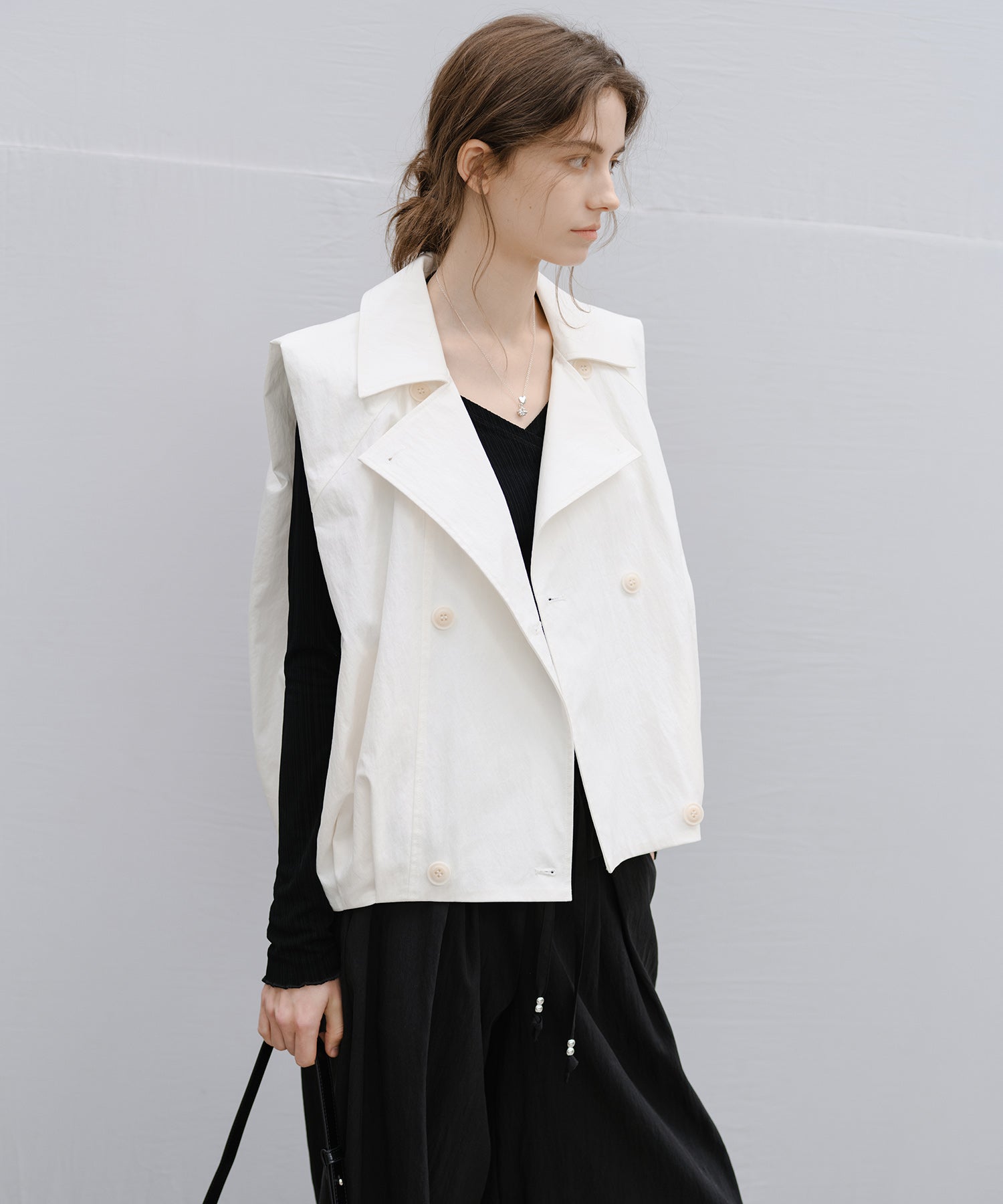 "Shipping scheduled for late February to early March" Lapel Collar Double-Breasted Vest