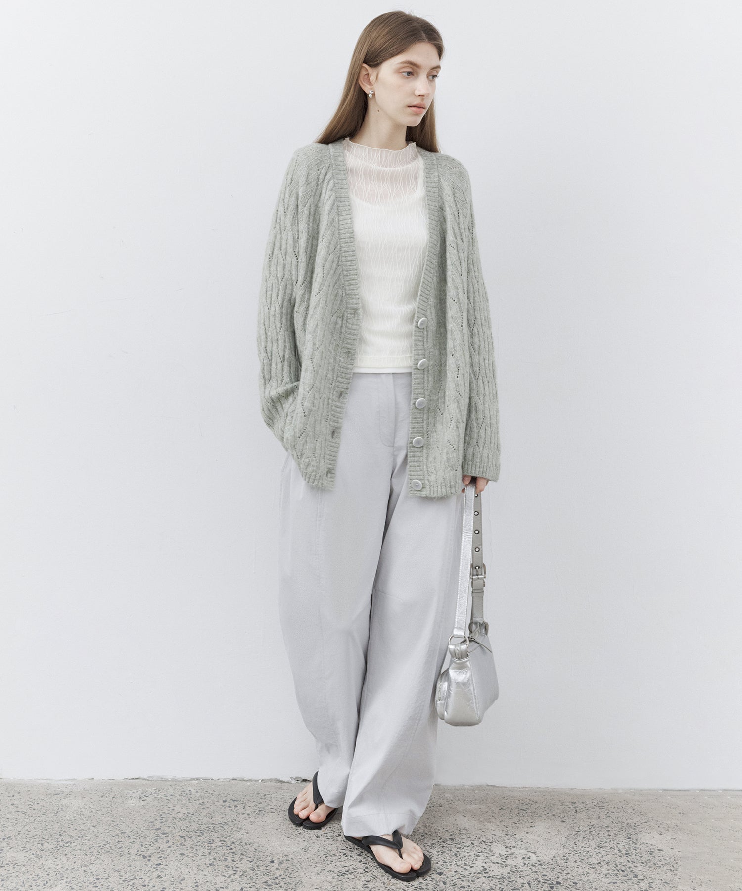 Curved Line Tuck Wide Pants