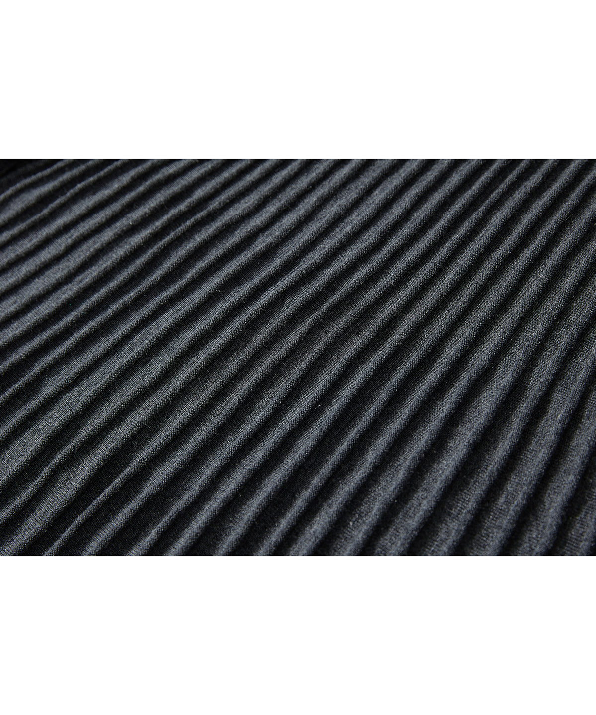 「10月下旬出荷予定」Wool-Silk Blend Pleated Knit Skirt