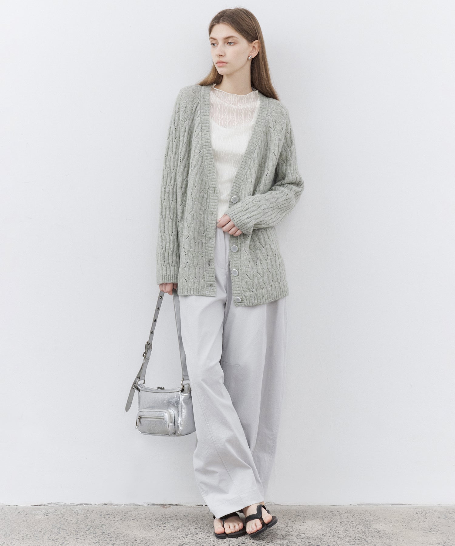 Curved Line Tuck Wide Pants