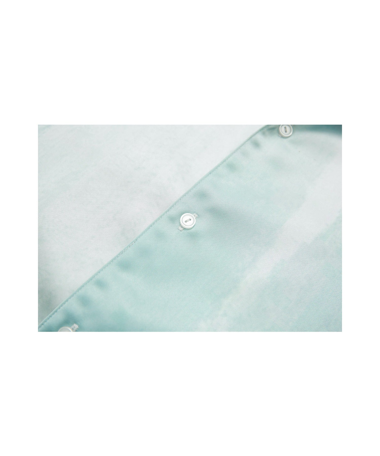 Nuance Pattern Shirt with Gradient Tone