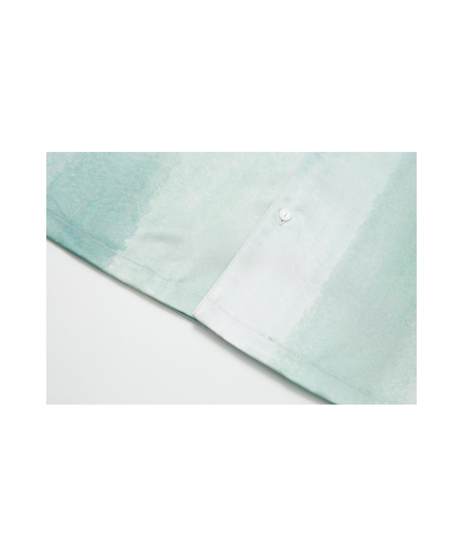 Nuance Pattern Shirt with Gradient Tone