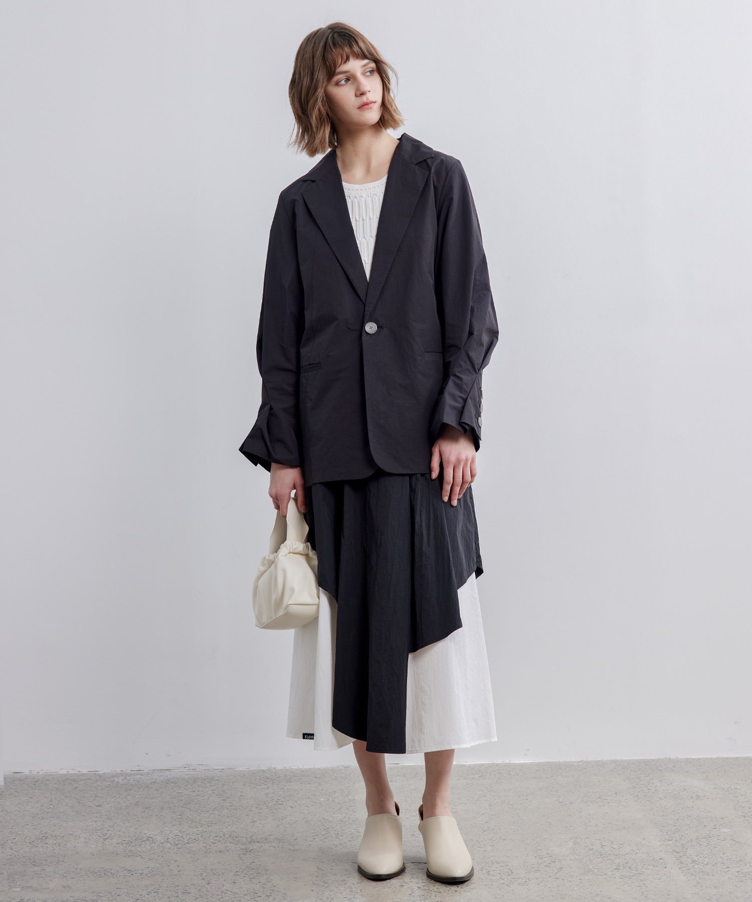 Sleeve-Tucked Single Jacket