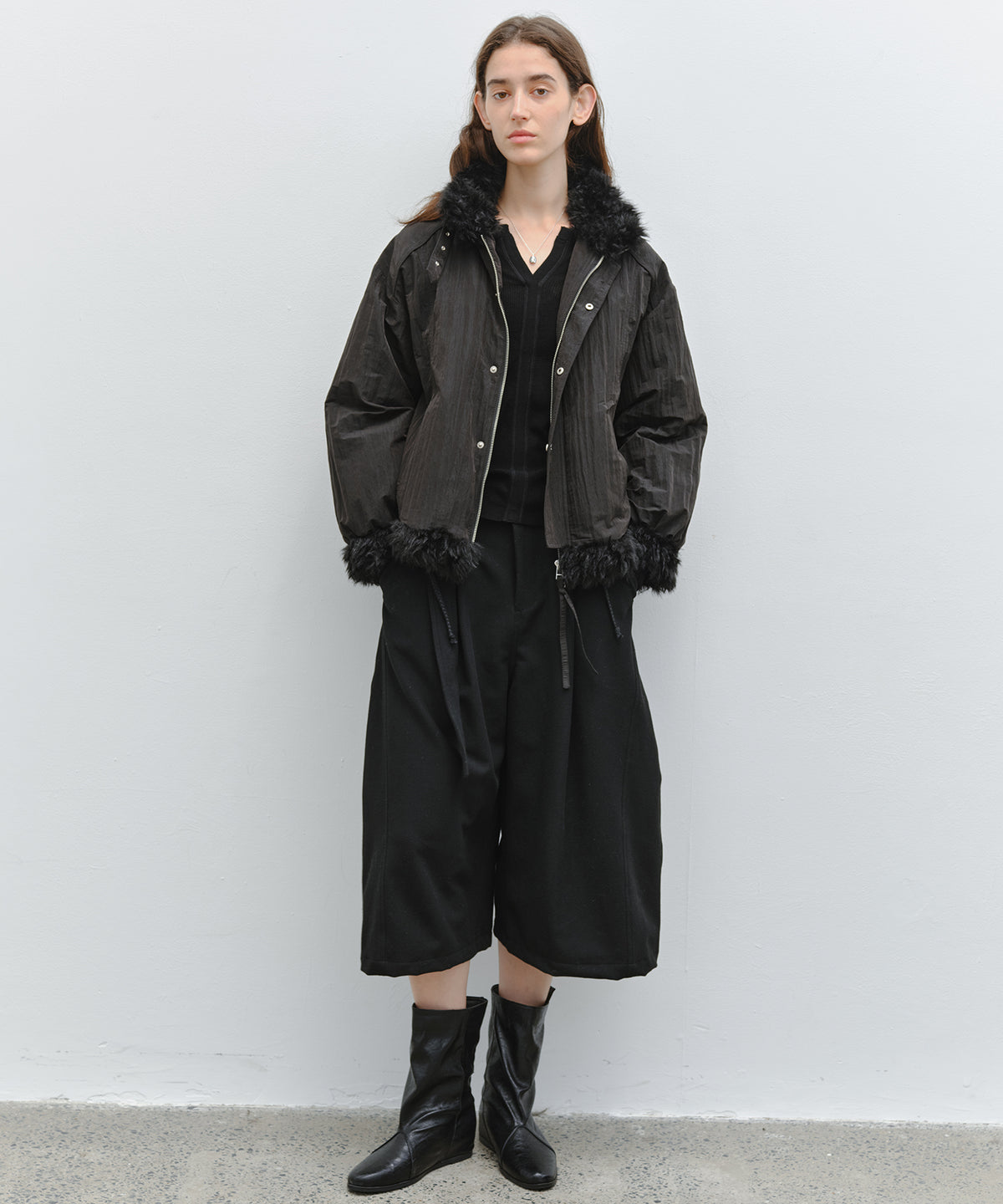 「10月下旬出荷予定」Faux Fur Trim Stand Collar Short Down Jacket