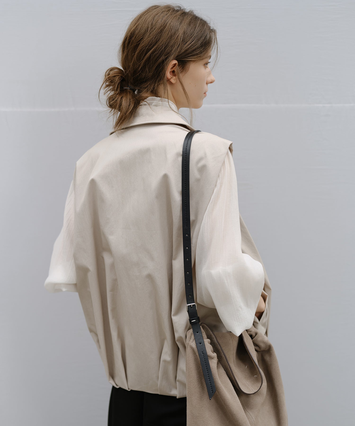 "Shipping scheduled for late February to early March" Lapel Collar Double-Breasted Vest