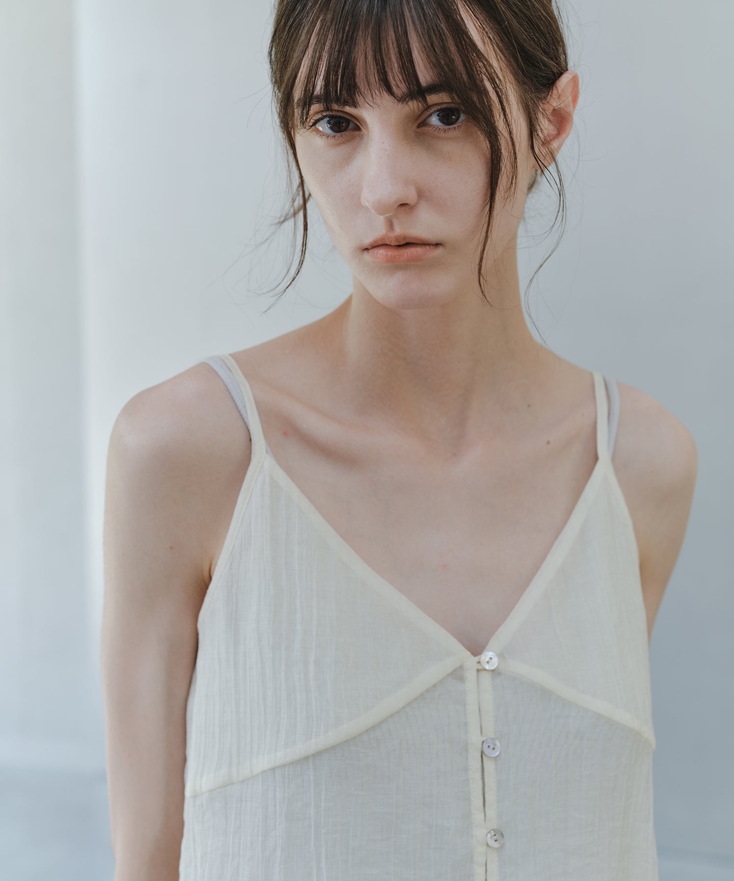 「7月上旬～中旬出荷」Sheer Textured Front Button Camisole
