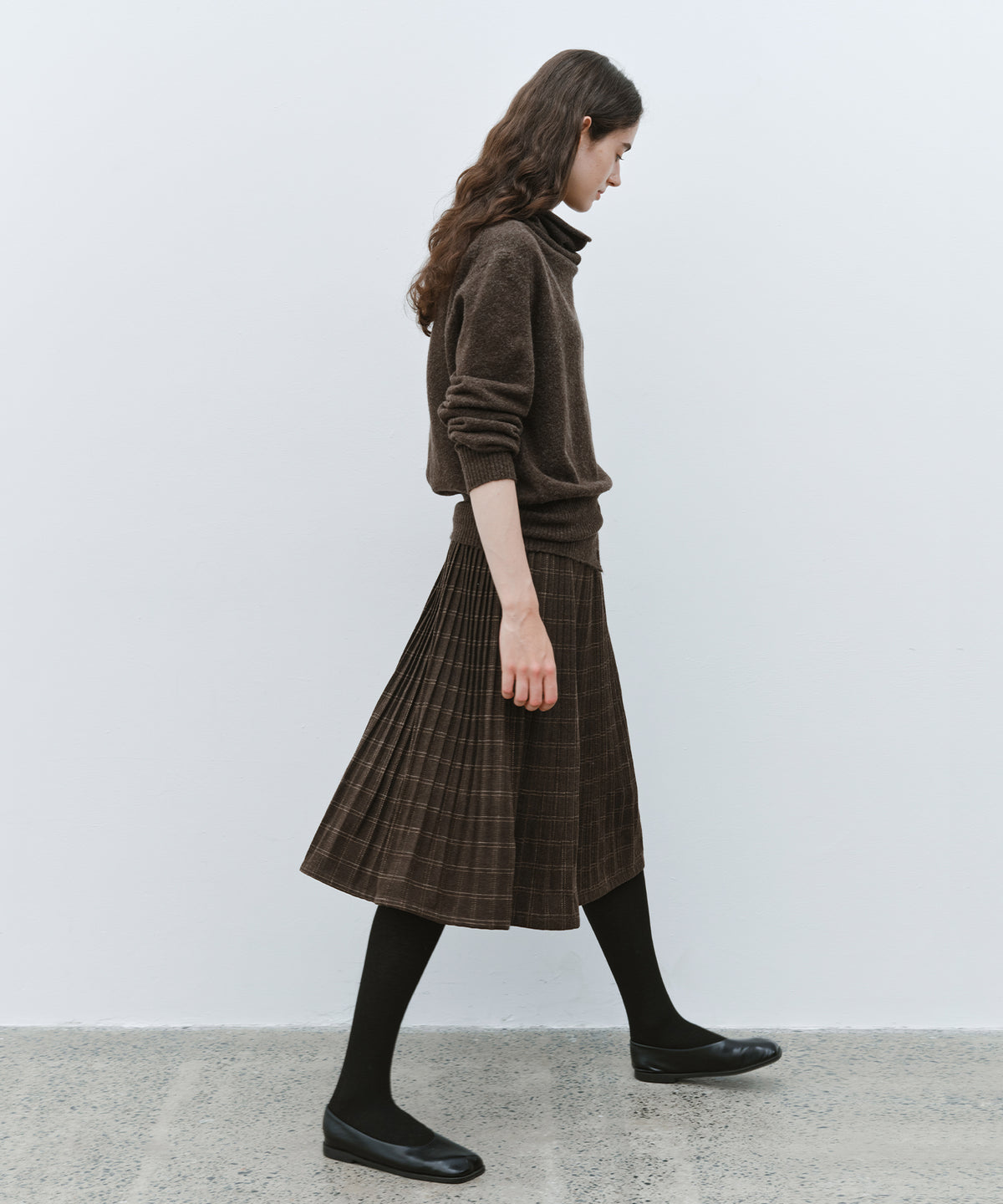 「11月下旬出荷予定」Draped Neck Button Hem Knit Sweater