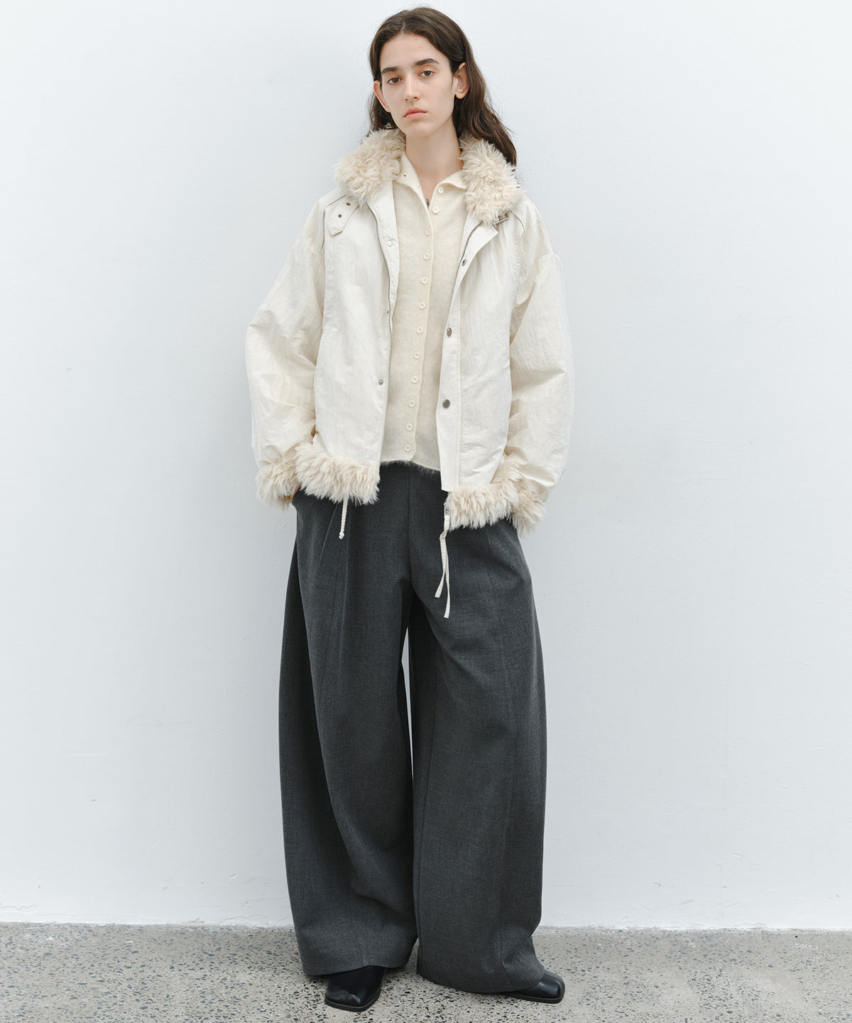 「10月下旬出荷予定」Faux Fur Trim Stand Collar Short Down Jacket
