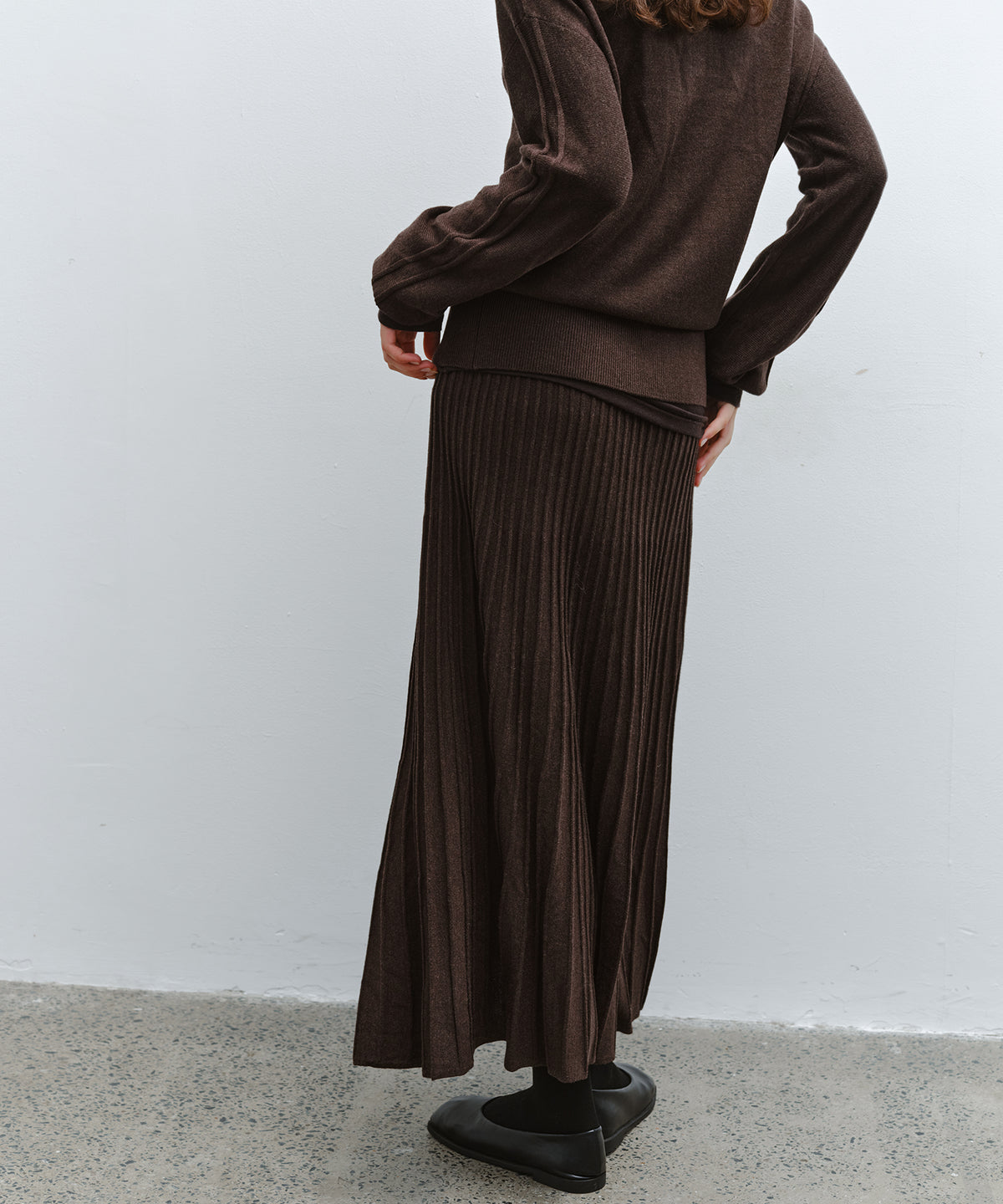 「10月下旬出荷予定」Wool-Silk Blend Pleated Knit Skirt