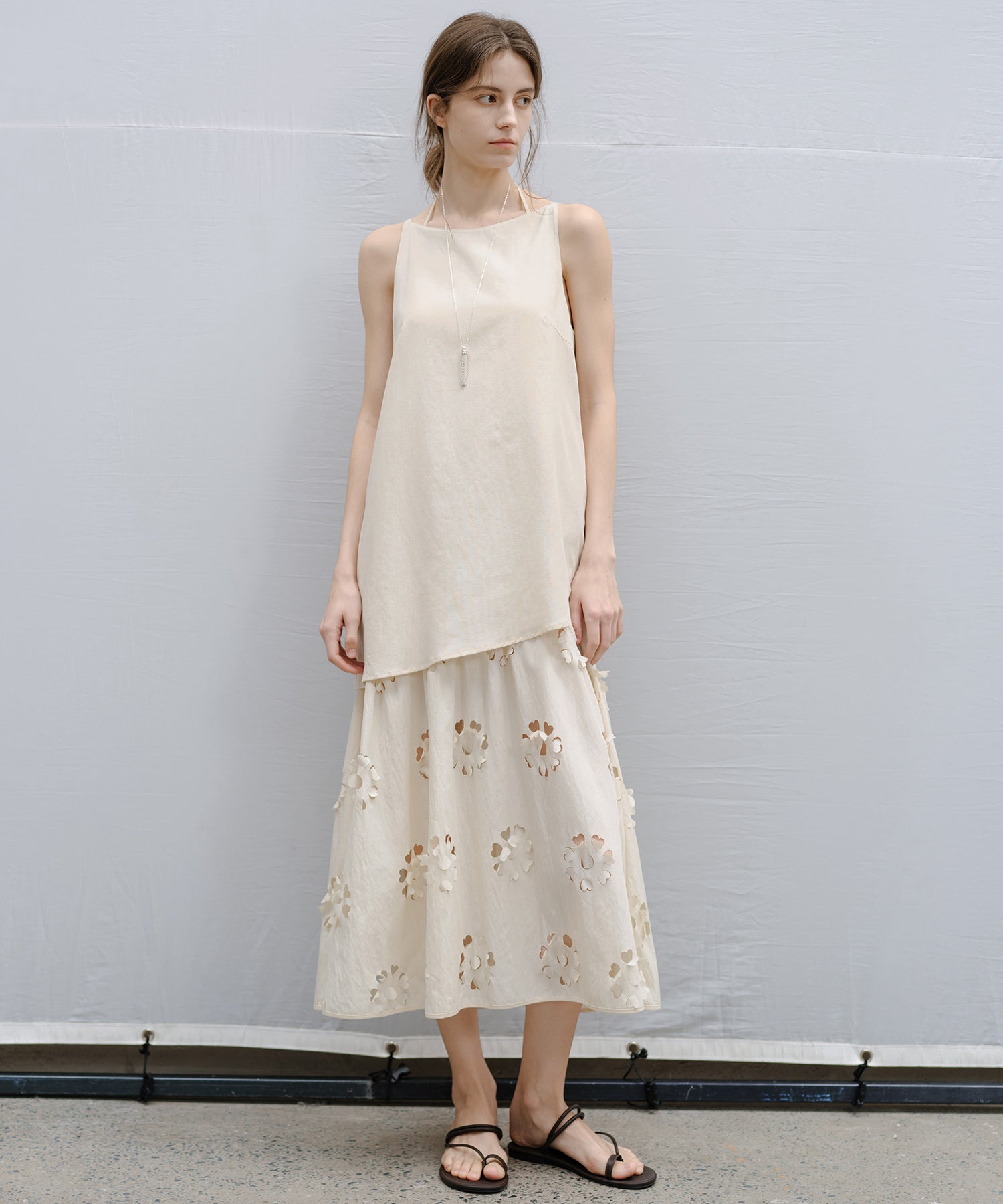 “Shipping from late February to early March” Sleeveless Cutwork Lace Midi Dress