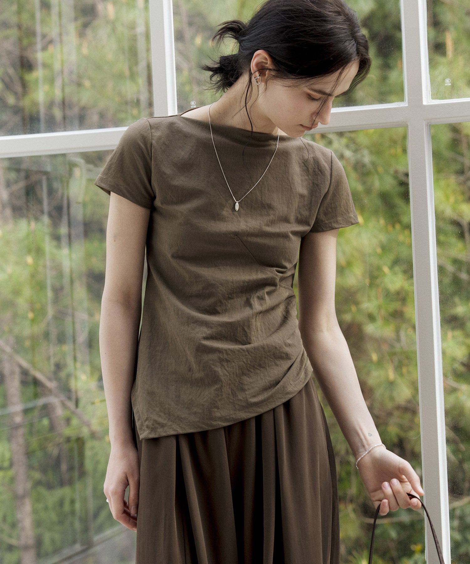 Asymmetric Gather Boat Neck Slim T-shirt