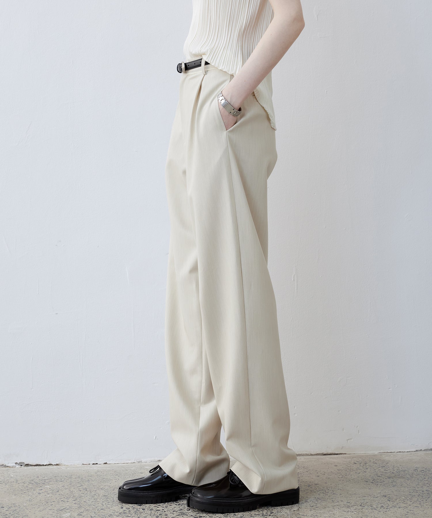 Mid-Rise Tapered Trousers