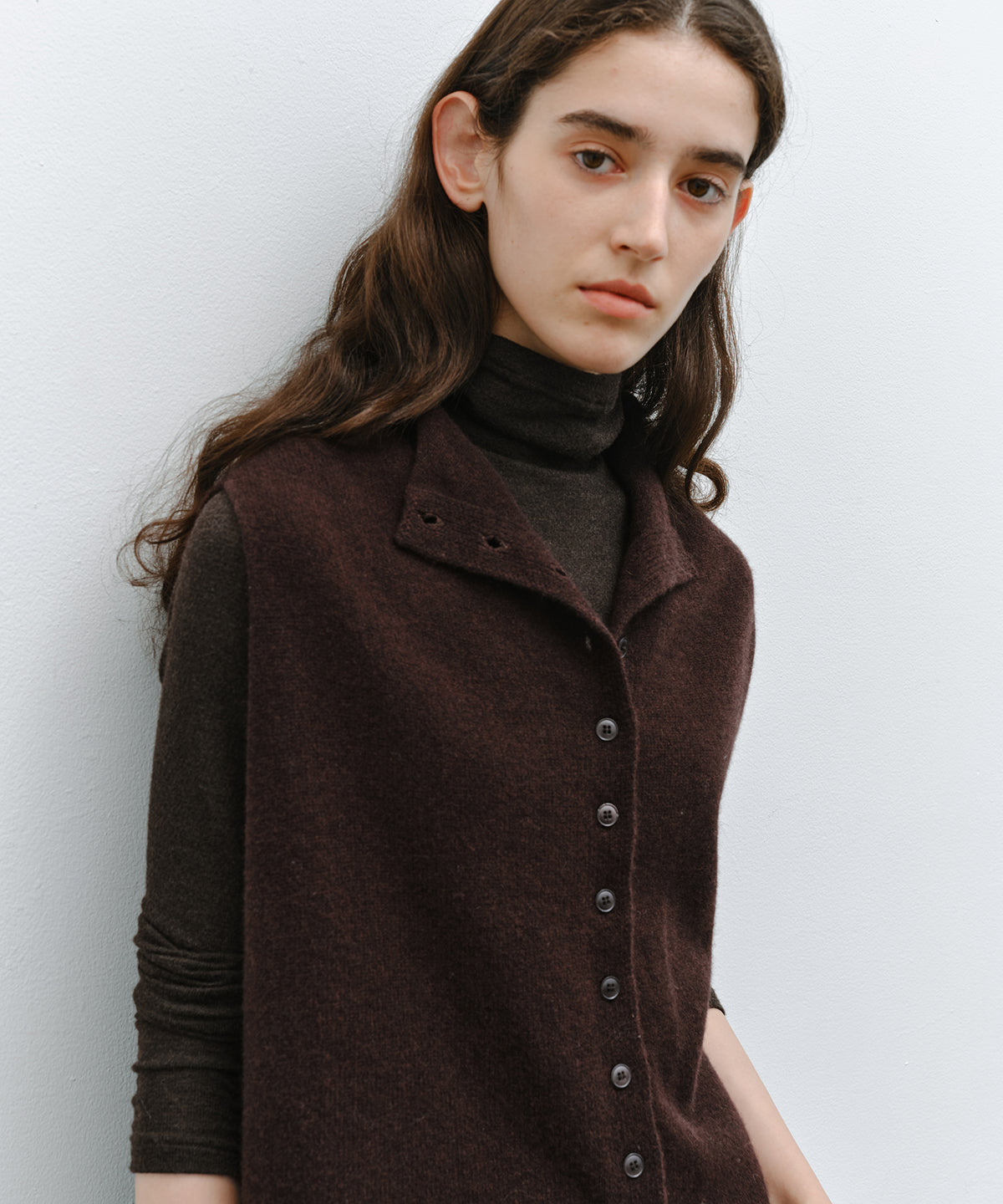 「10月下旬出荷予定」100% Wool High Neck Button Knit Vest