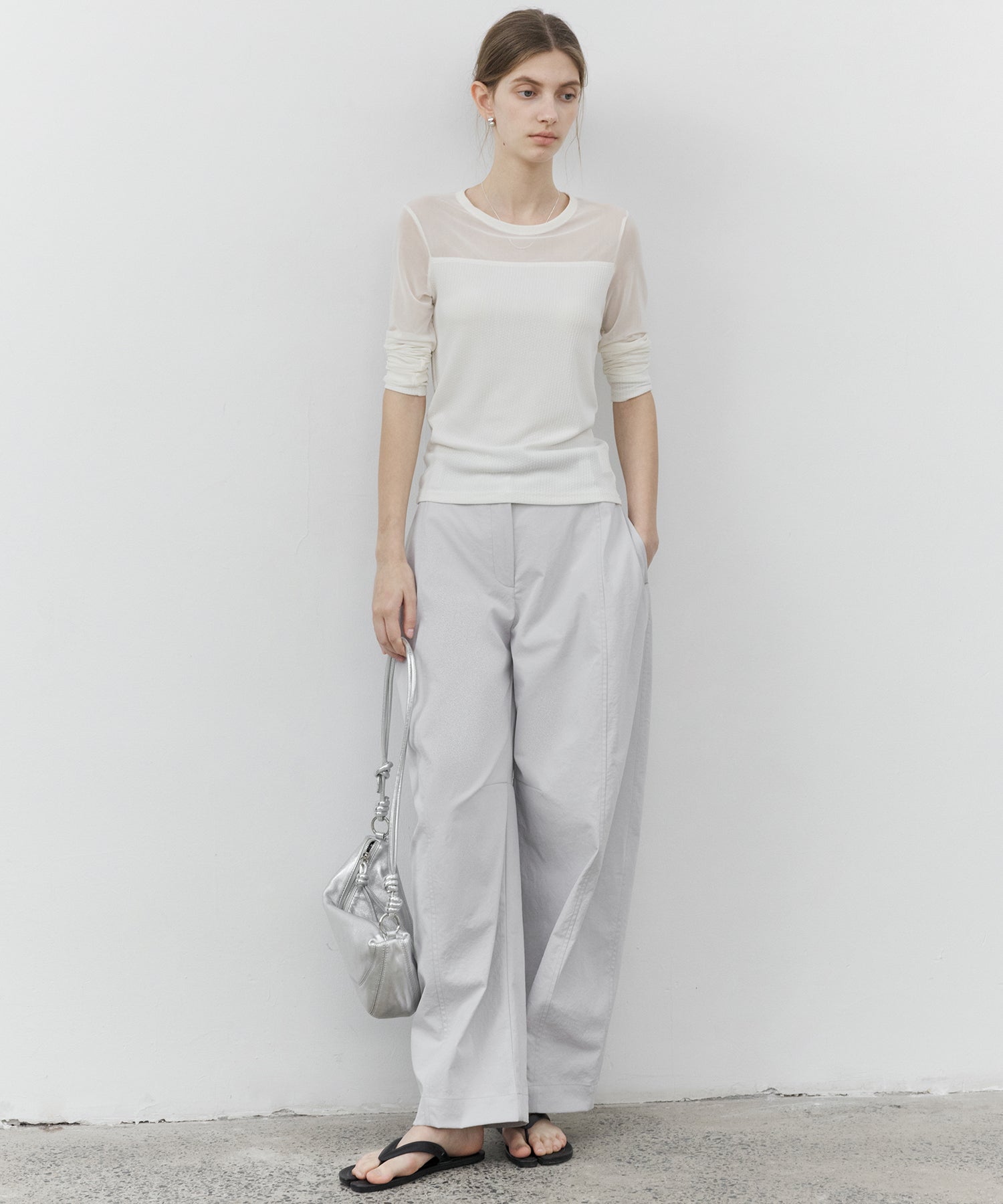 Curved Line Tuck Wide Pants