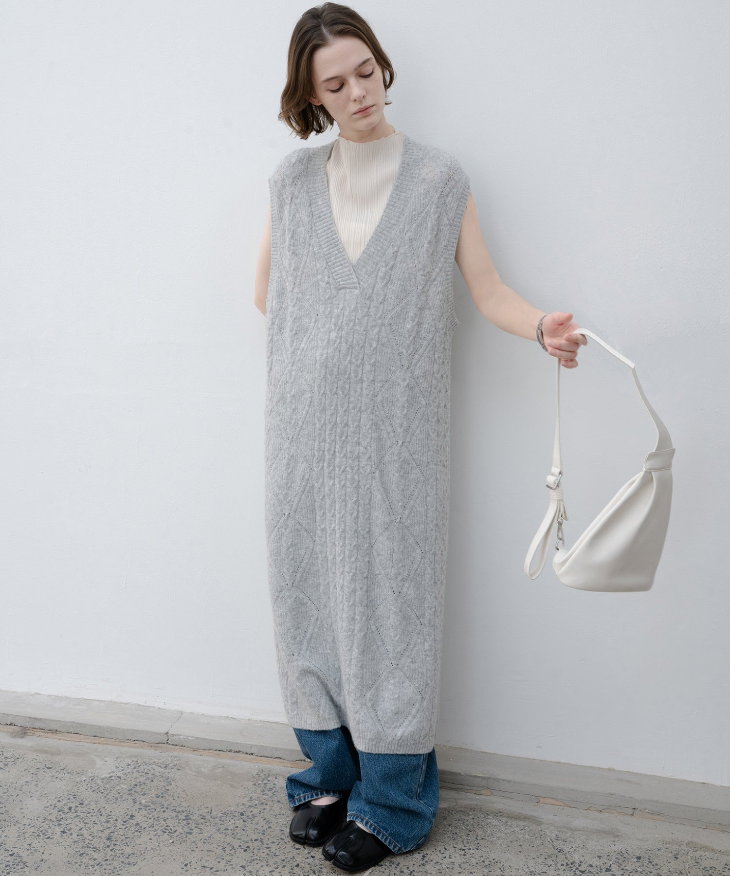Back open cable knit long knit vest dress 