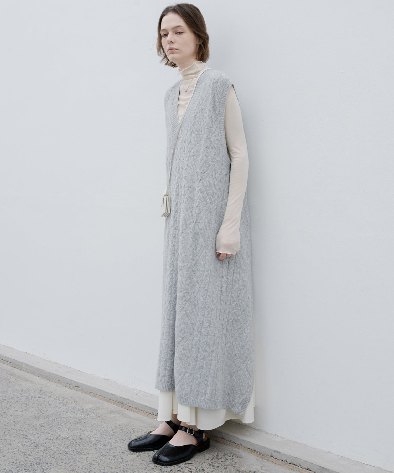 Back open cable knit long knit vest dress 