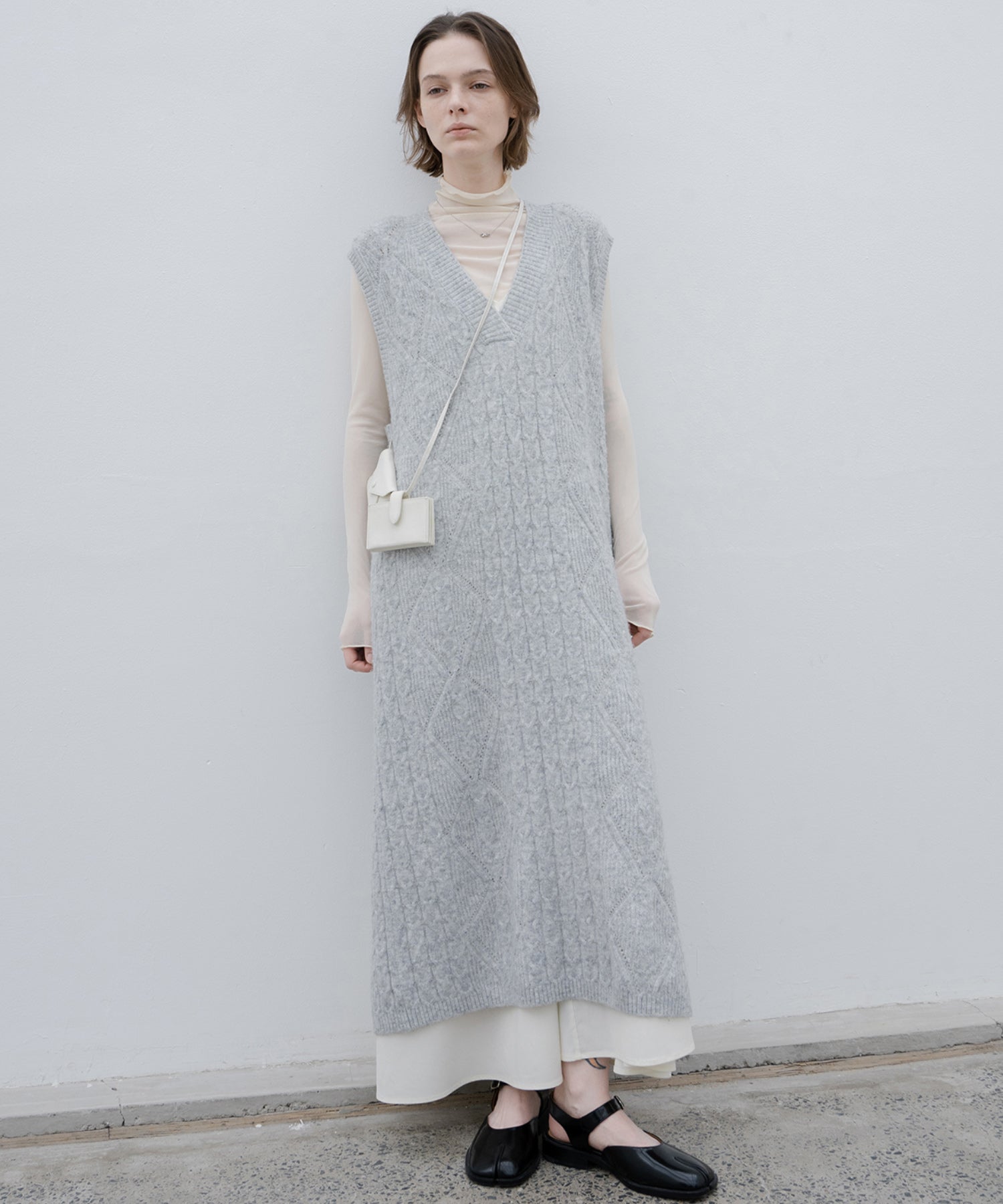 Back open cable knit long knit vest dress 