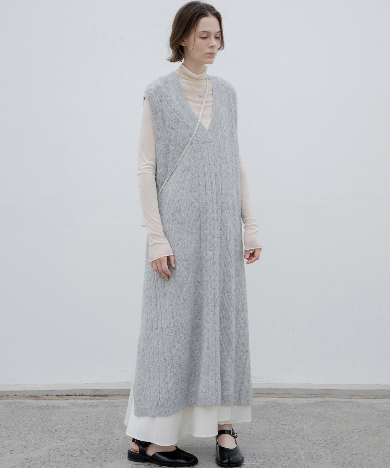 Back open cable knit long knit vest dress 