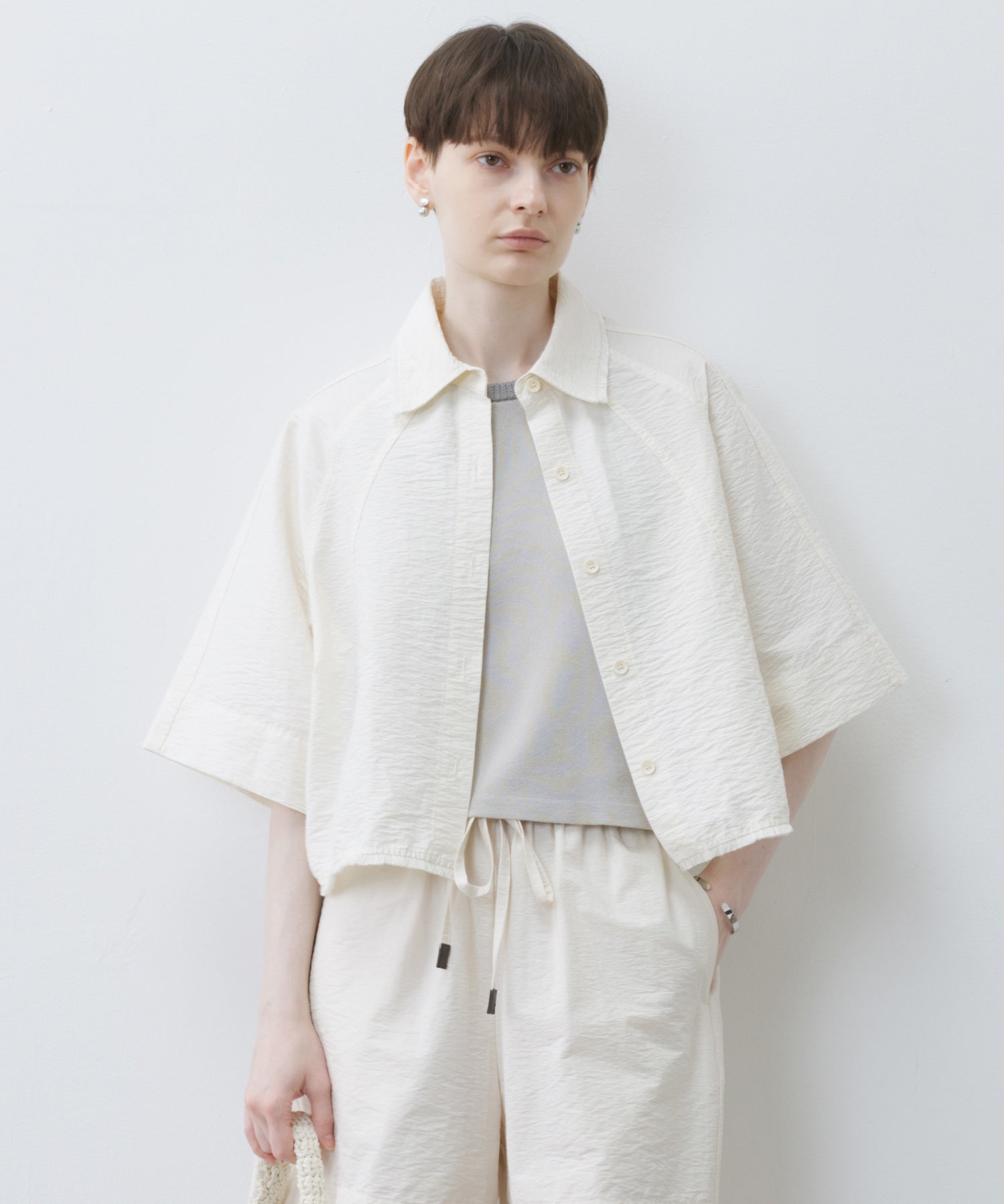 Artisanal Texture Shirt with Fringe Design – 5-Sleeve Raglan Style