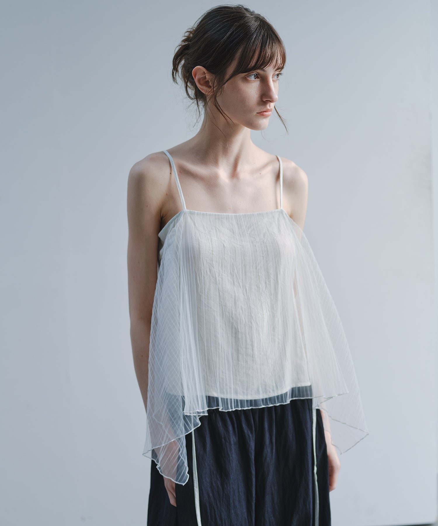 「7月中旬～下旬出荷」Sheer Pleated Back Tie Camisole Top