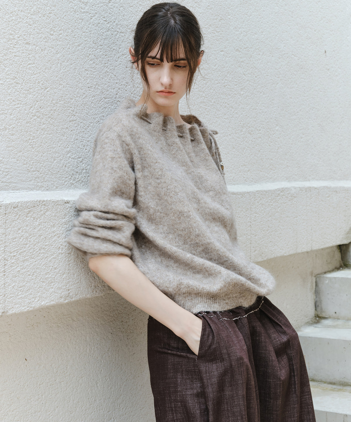 「9月下旬出荷予定」Shaggy Off-Shoulder Drawstring Knit Top