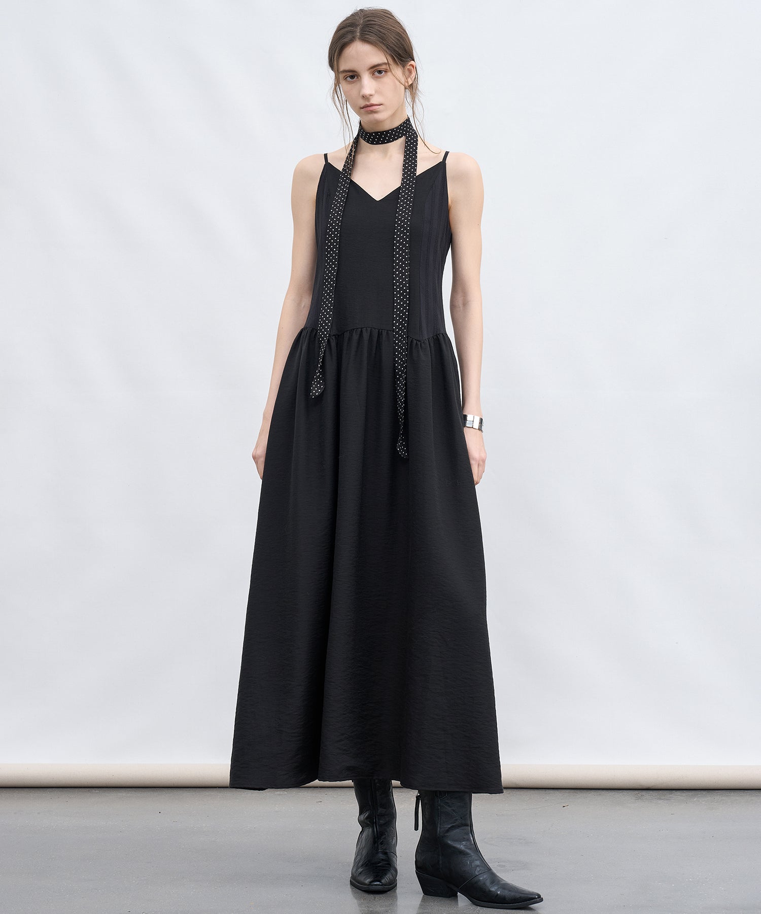 V-neck camisole A-line maxi dress