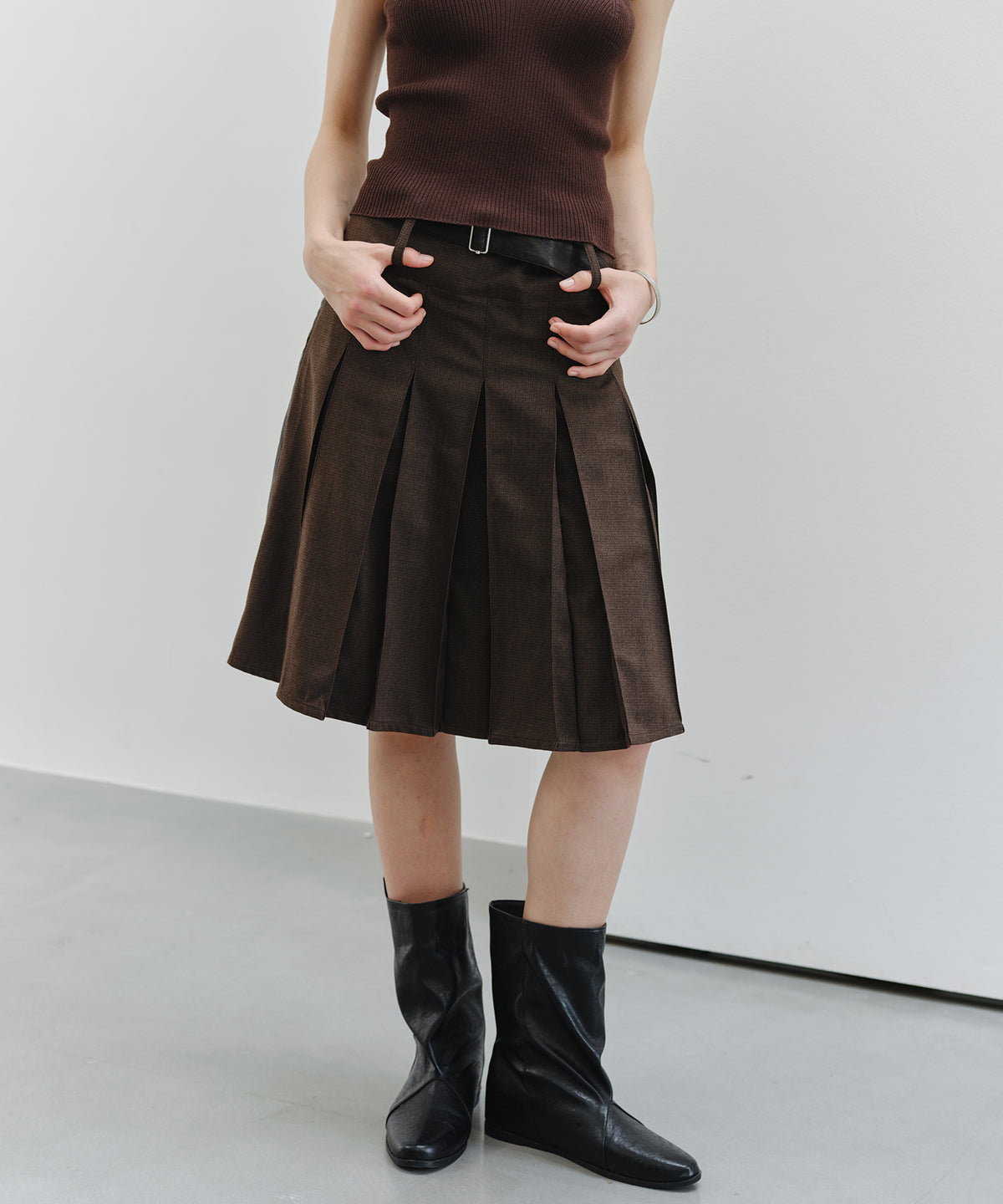 「9月下旬出荷予定」2WAY Faux Leather Pleated Midi Skirt