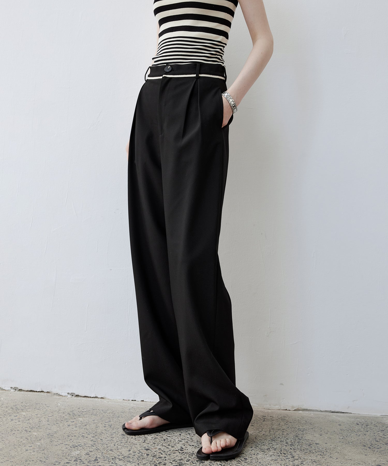 Mid-Rise Tapered Trousers