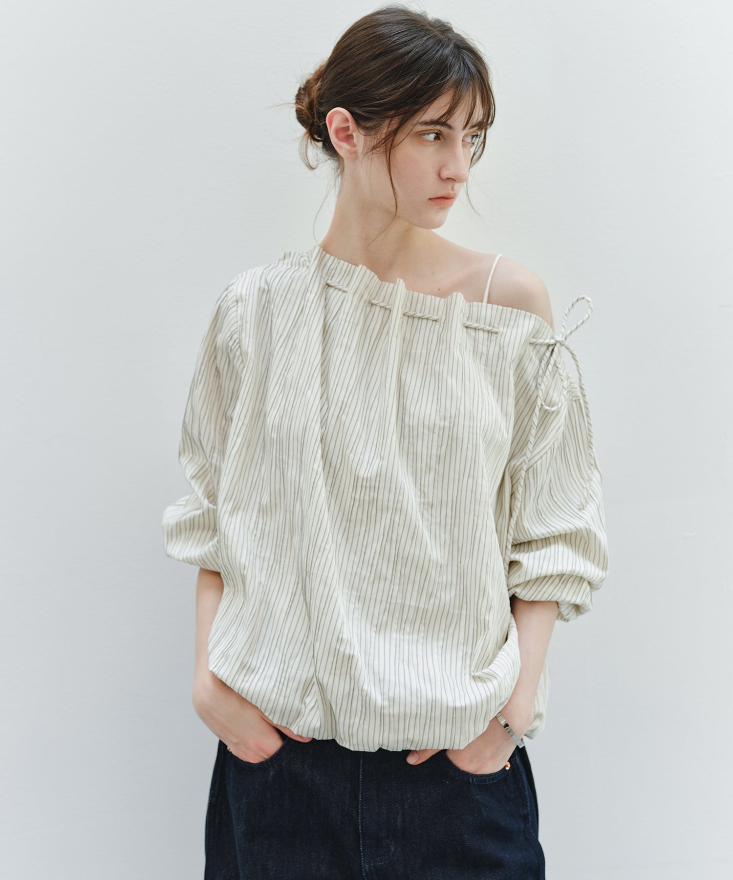 "Mid-to-late October delivery" Asymmetric Off-Shoulder Drawstring Stripe Blouse