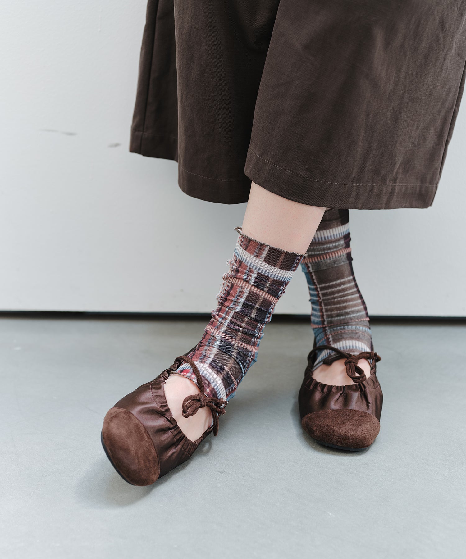 「9月下旬出荷予定」Vintage Check Sheer Leg Warmers