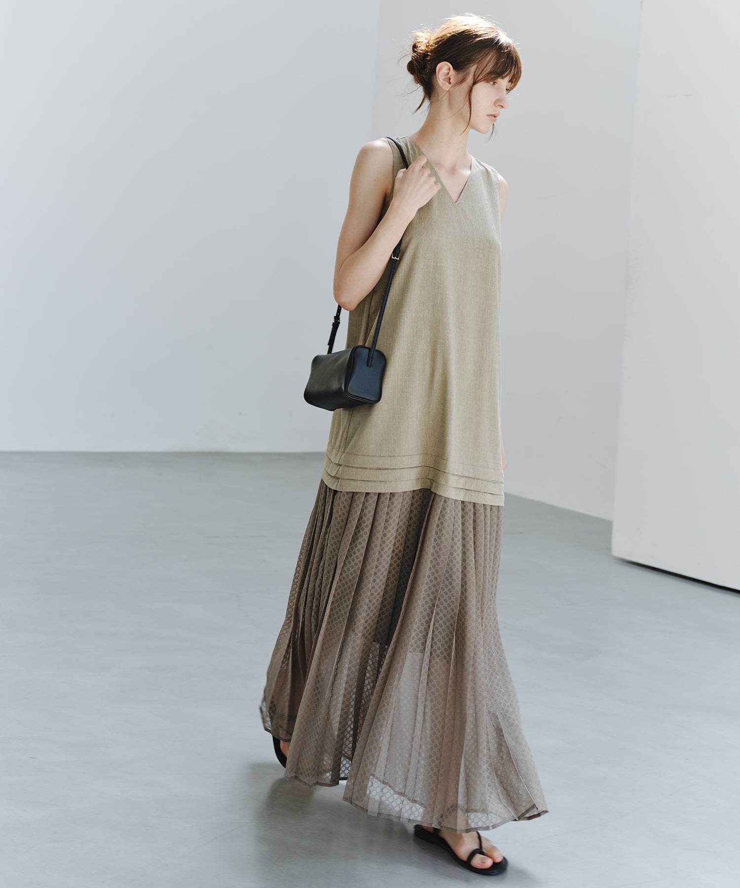 「7月中旬～下旬出荷」Linen Blend Pleated Docking Dress