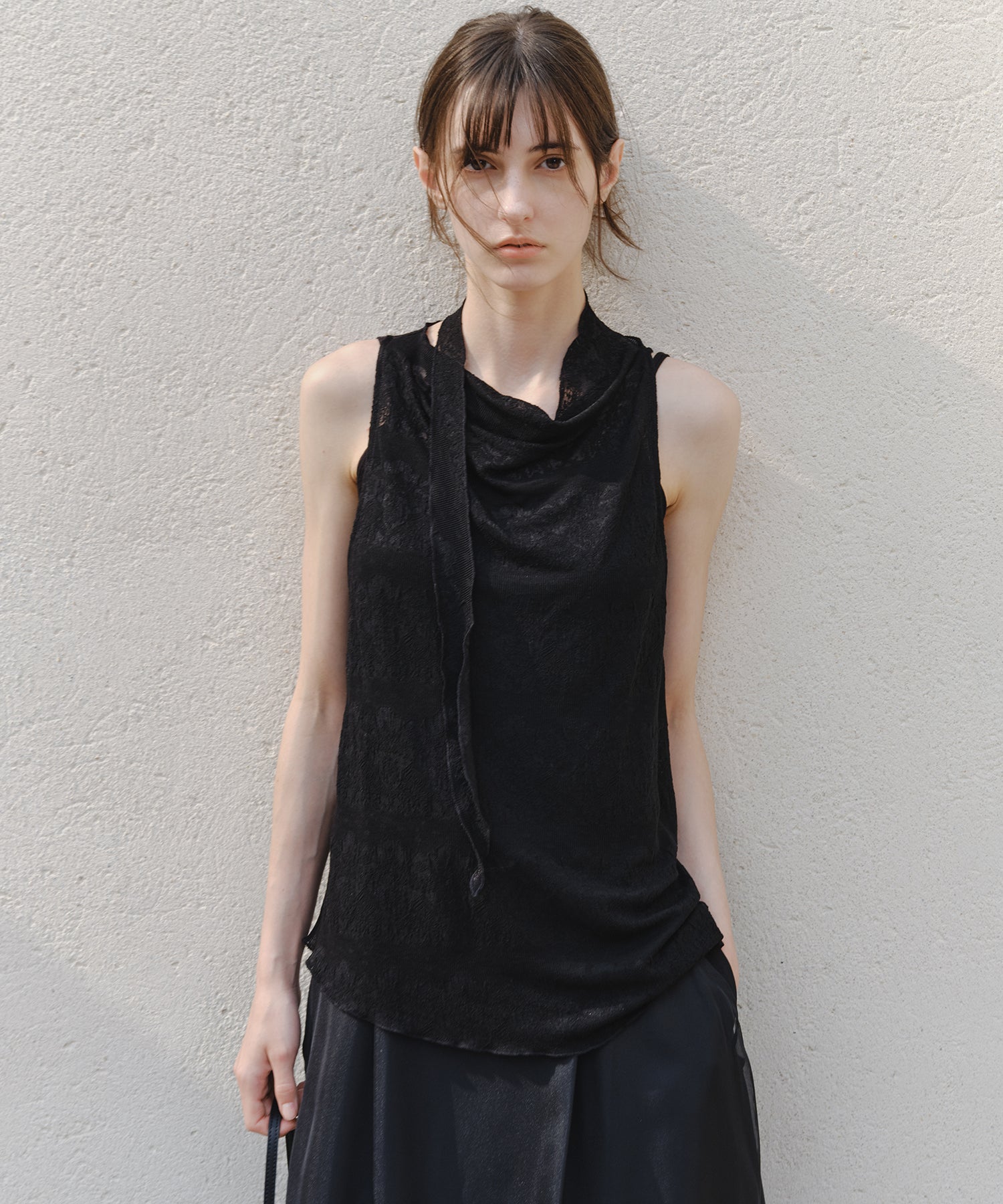 「8月中旬～下旬出荷」Jacquard Sheer Draped Sleeveless Top