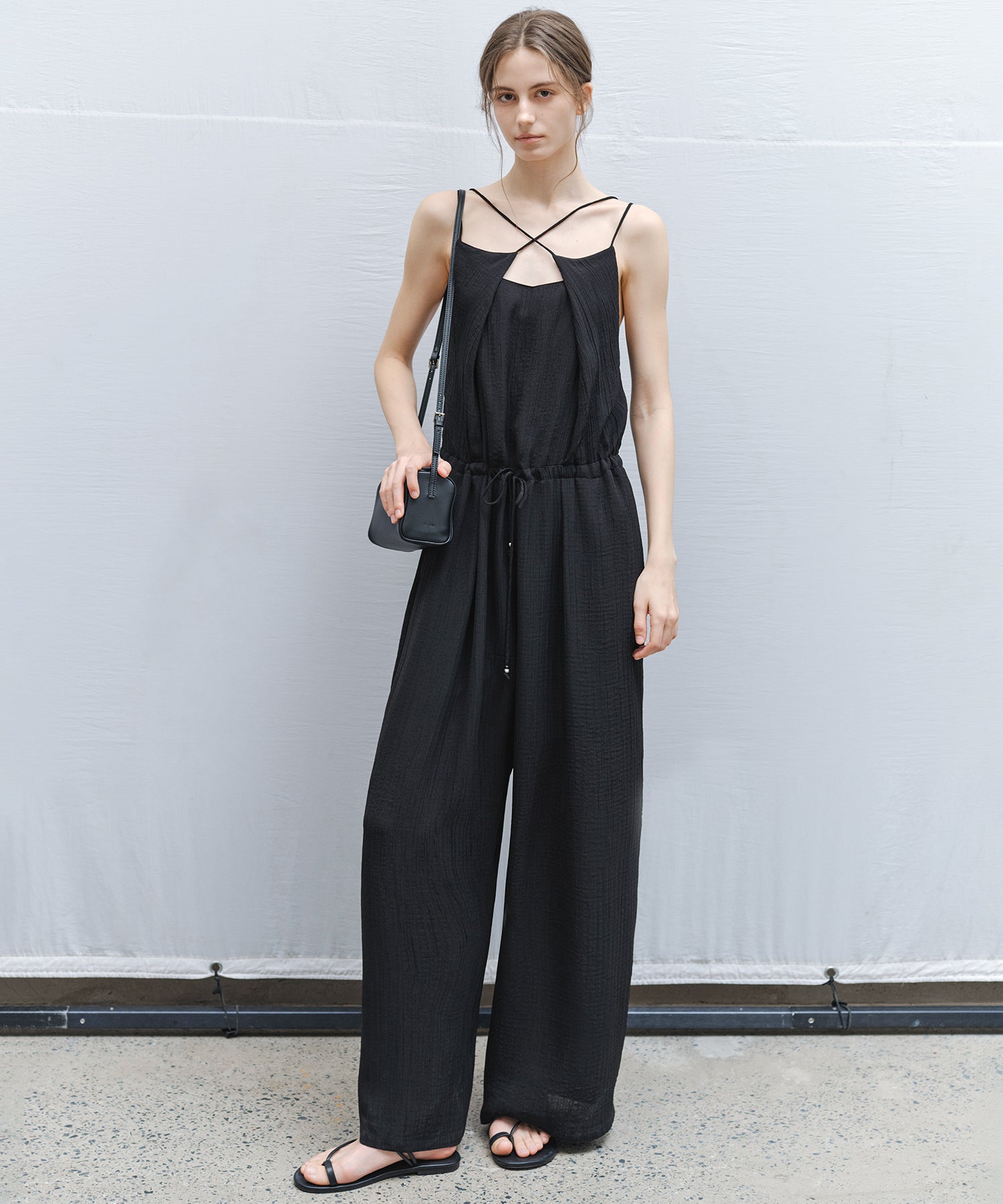 「4月中旬～下旬出荷」Cross Neck All-in-One