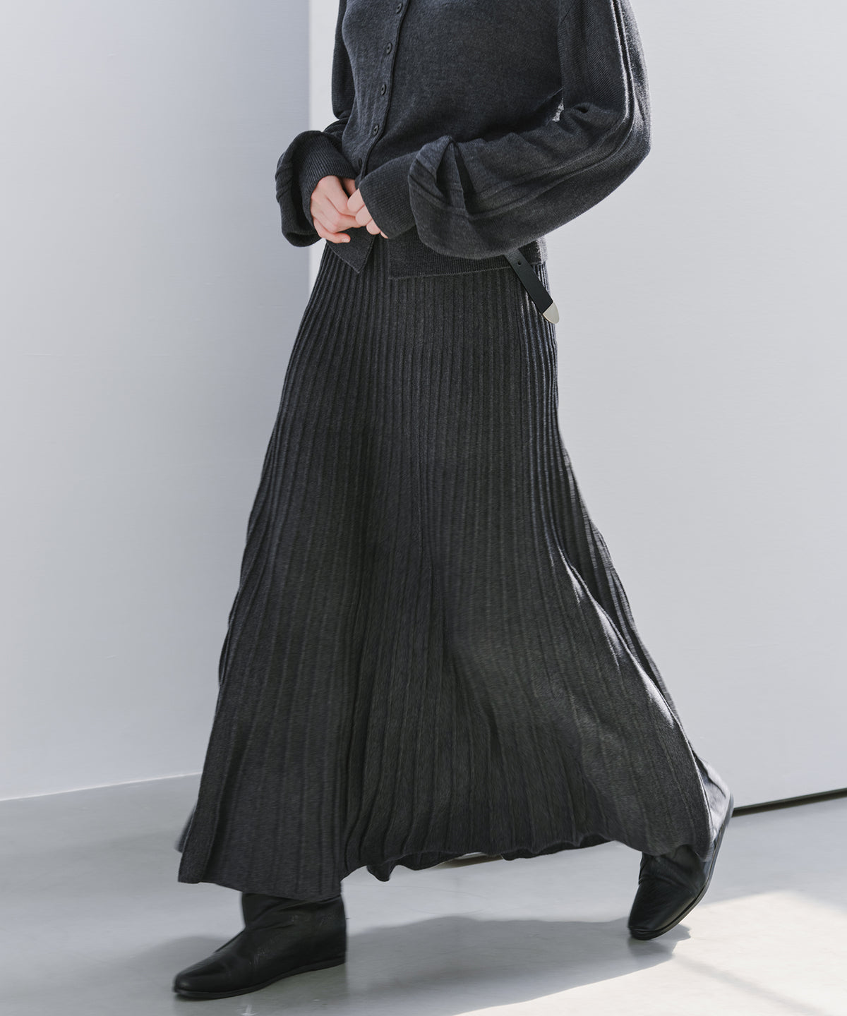 「10月下旬出荷予定」Wool-Silk Blend Pleated Knit Skirt