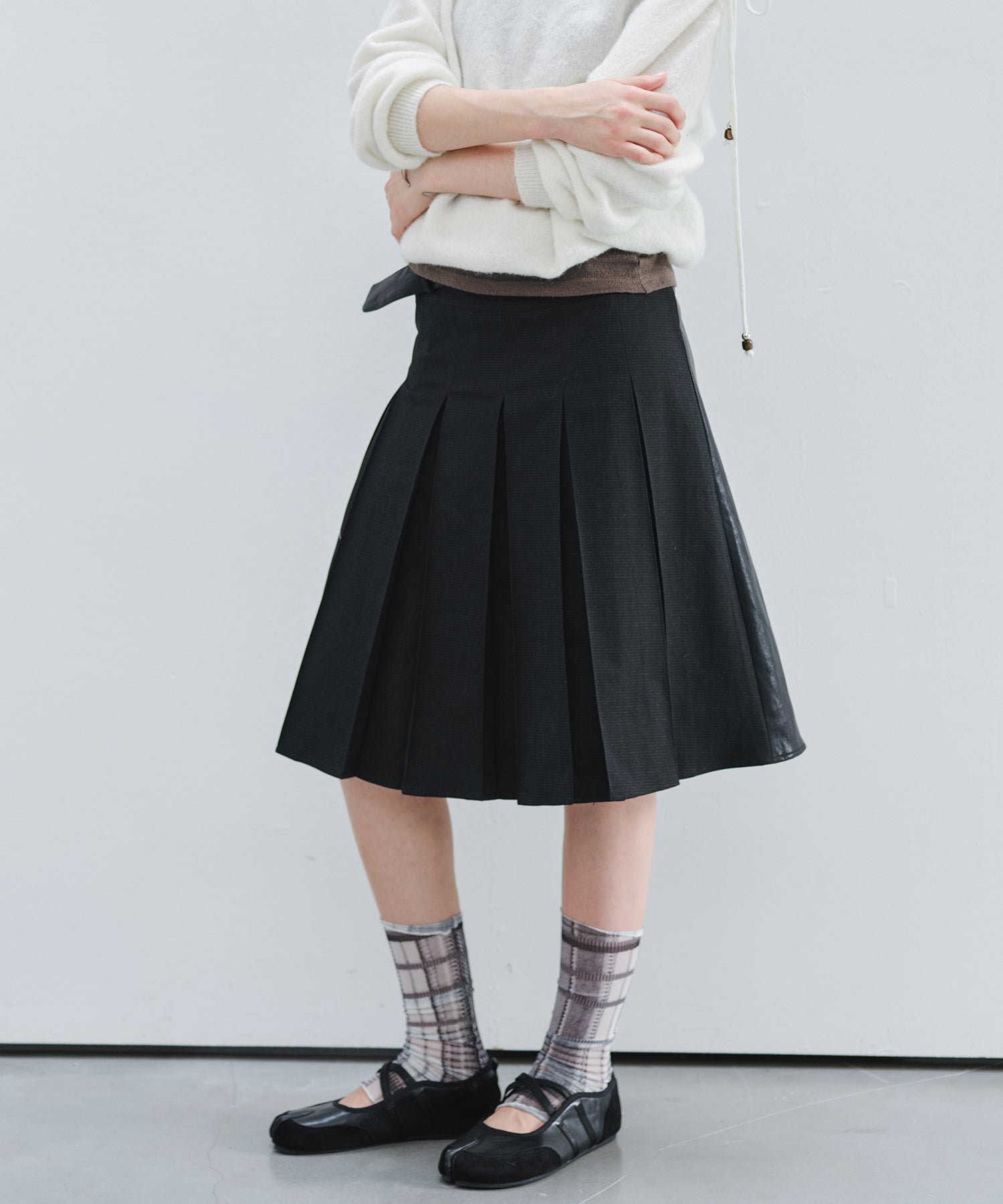 「9月下旬出荷予定」2WAY Faux Leather Pleated Midi Skirt