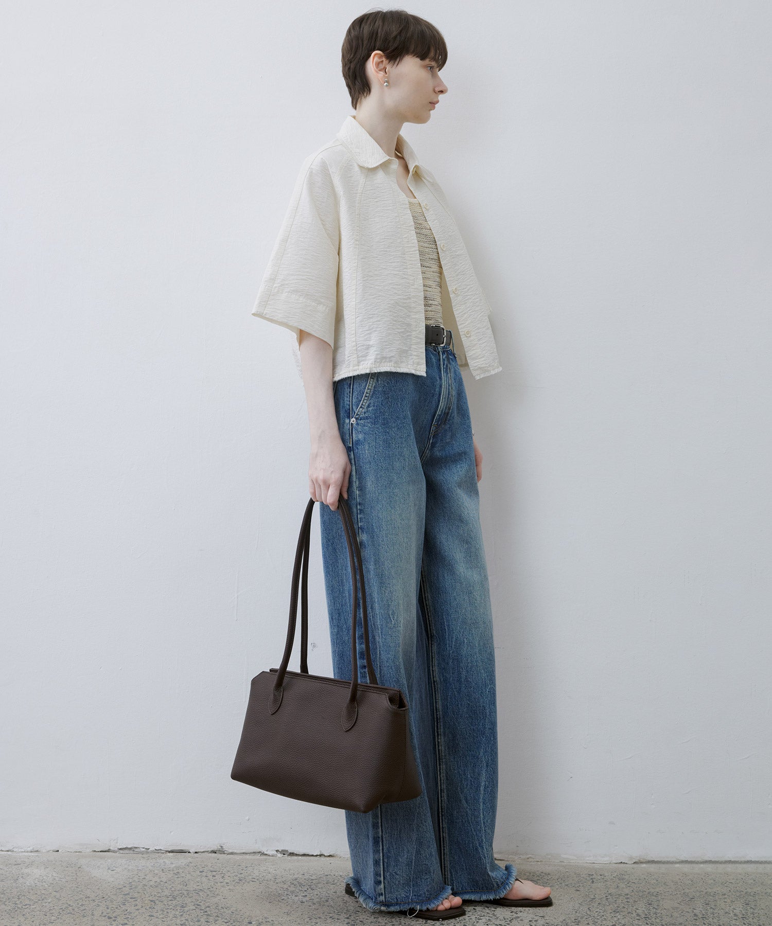Artisanal Texture Shirt with Fringe Design – 5-Sleeve Raglan Style