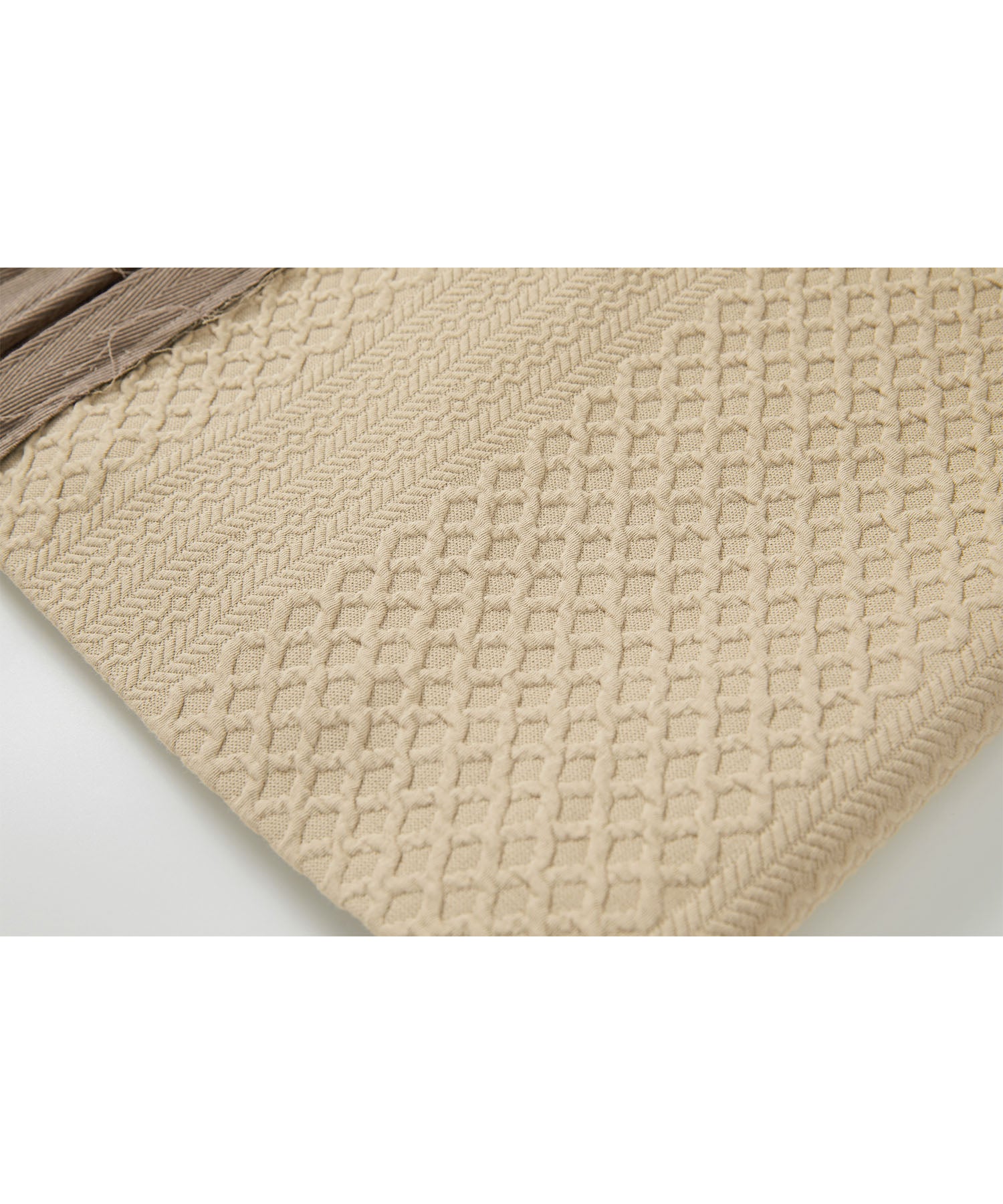 Cut-off line cable jacquard high neck long coat 